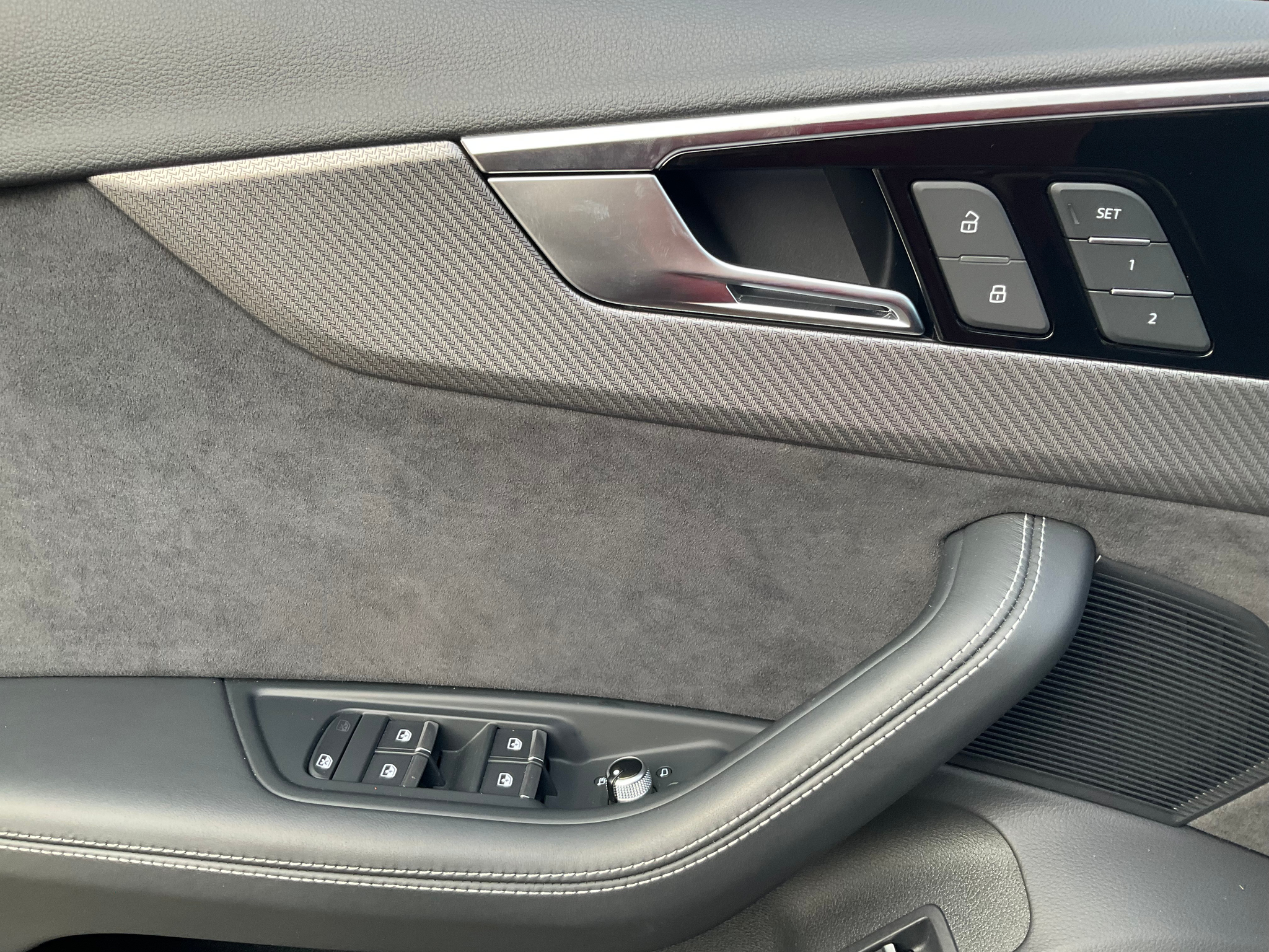 listing desktop thumbnail image 29