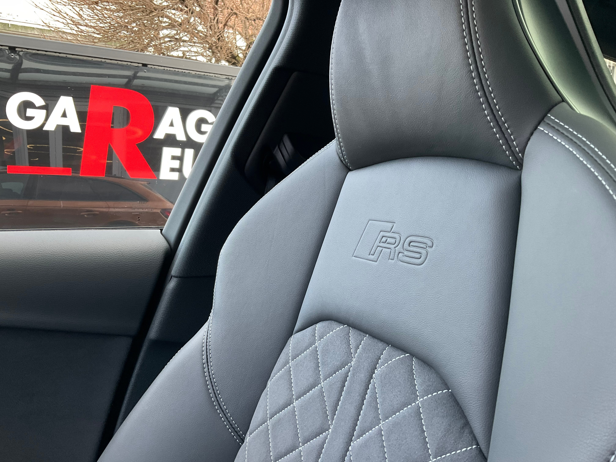 listing desktop thumbnail image 9