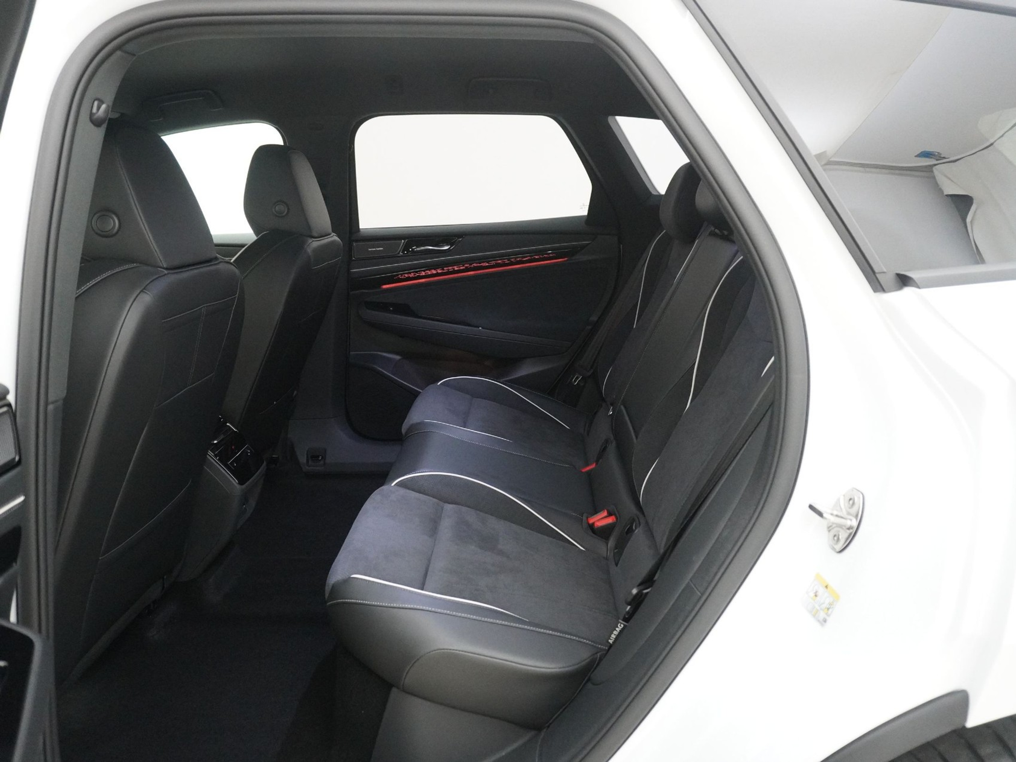 listing desktop thumbnail image 7