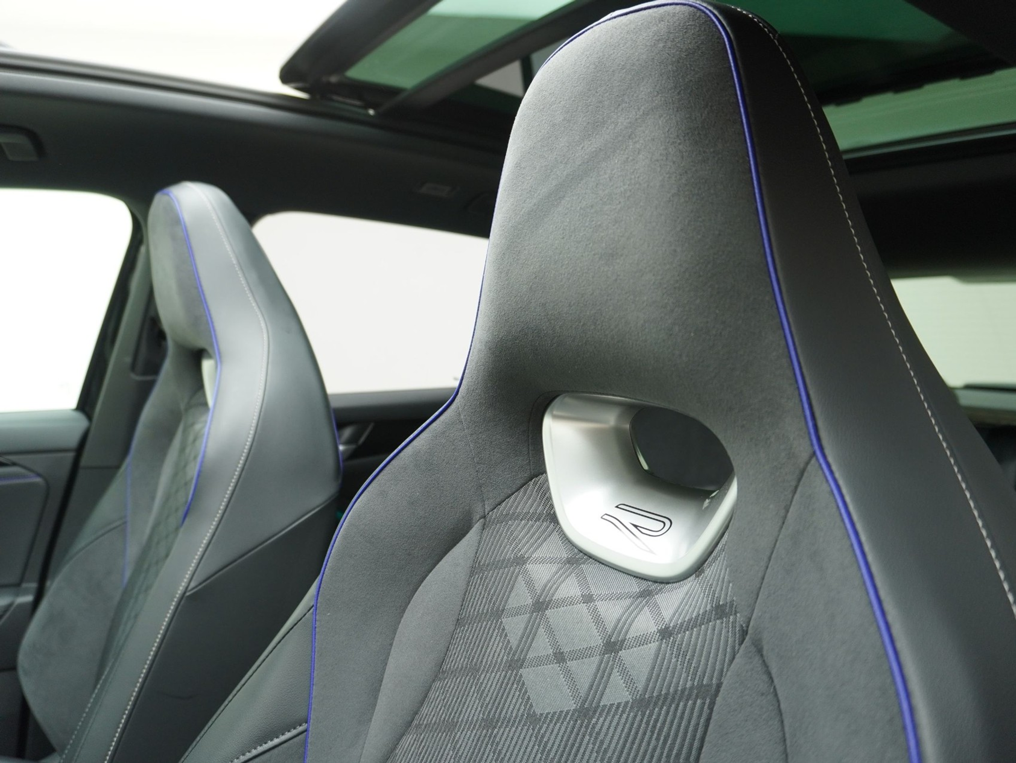 listing desktop thumbnail image 10