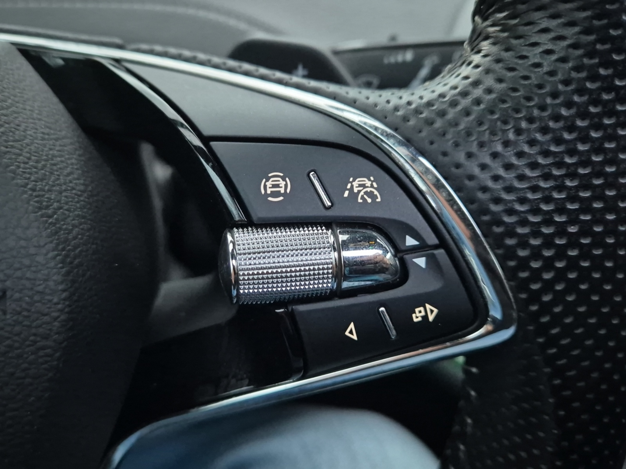 listing desktop thumbnail image 23