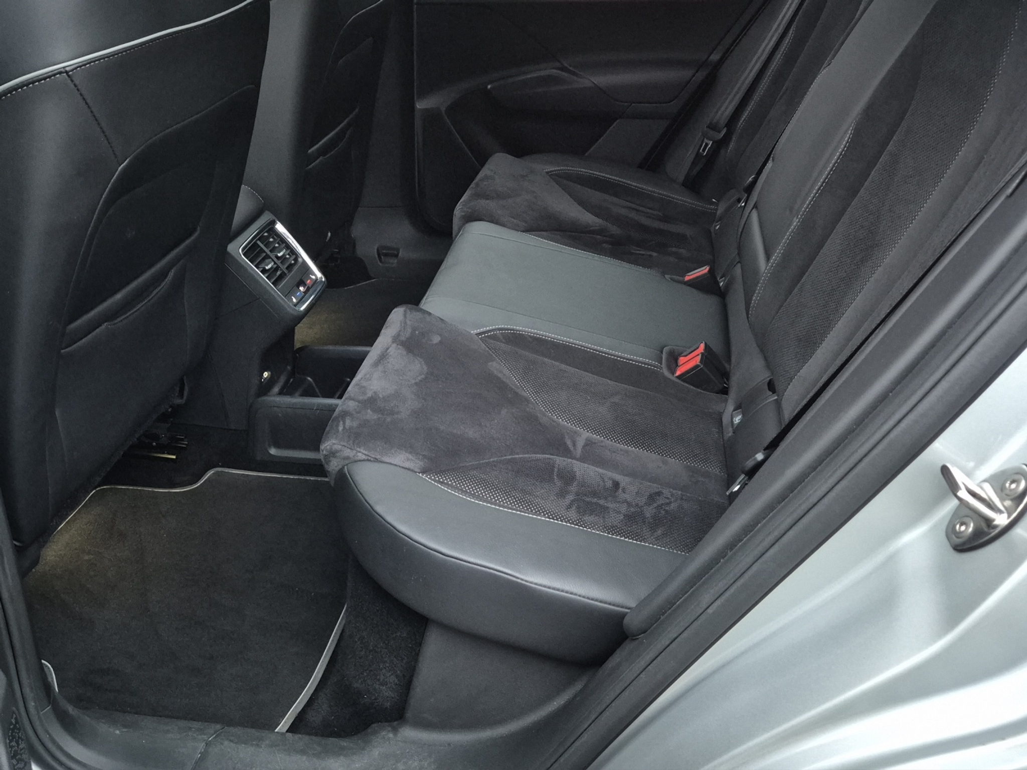 listing desktop thumbnail image 11