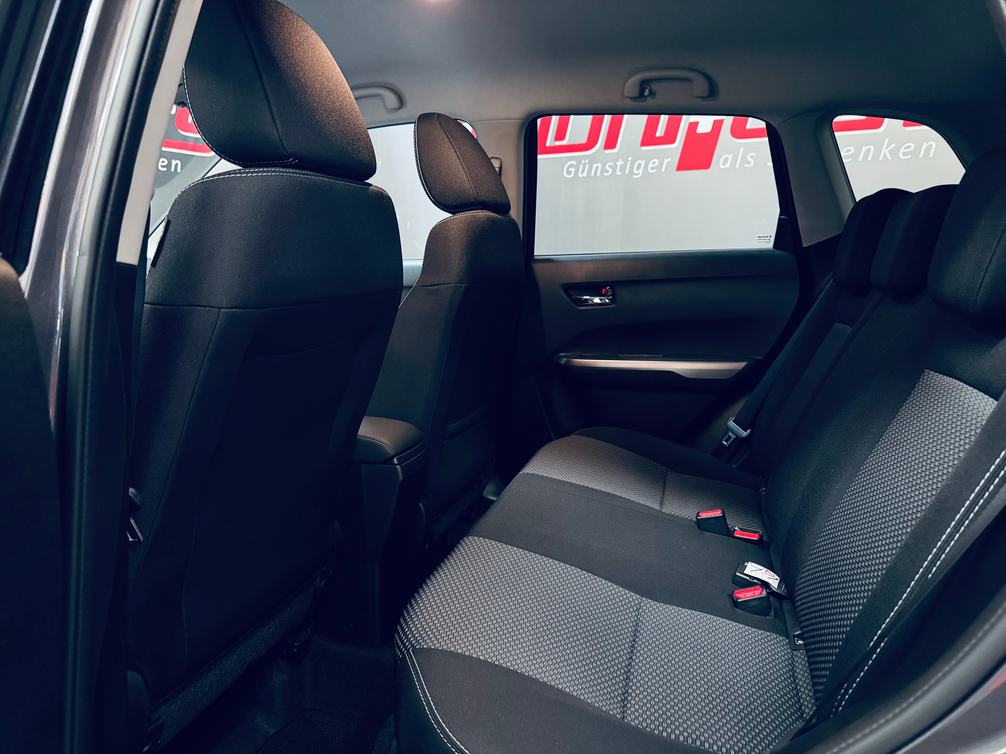 listing desktop thumbnail image 15