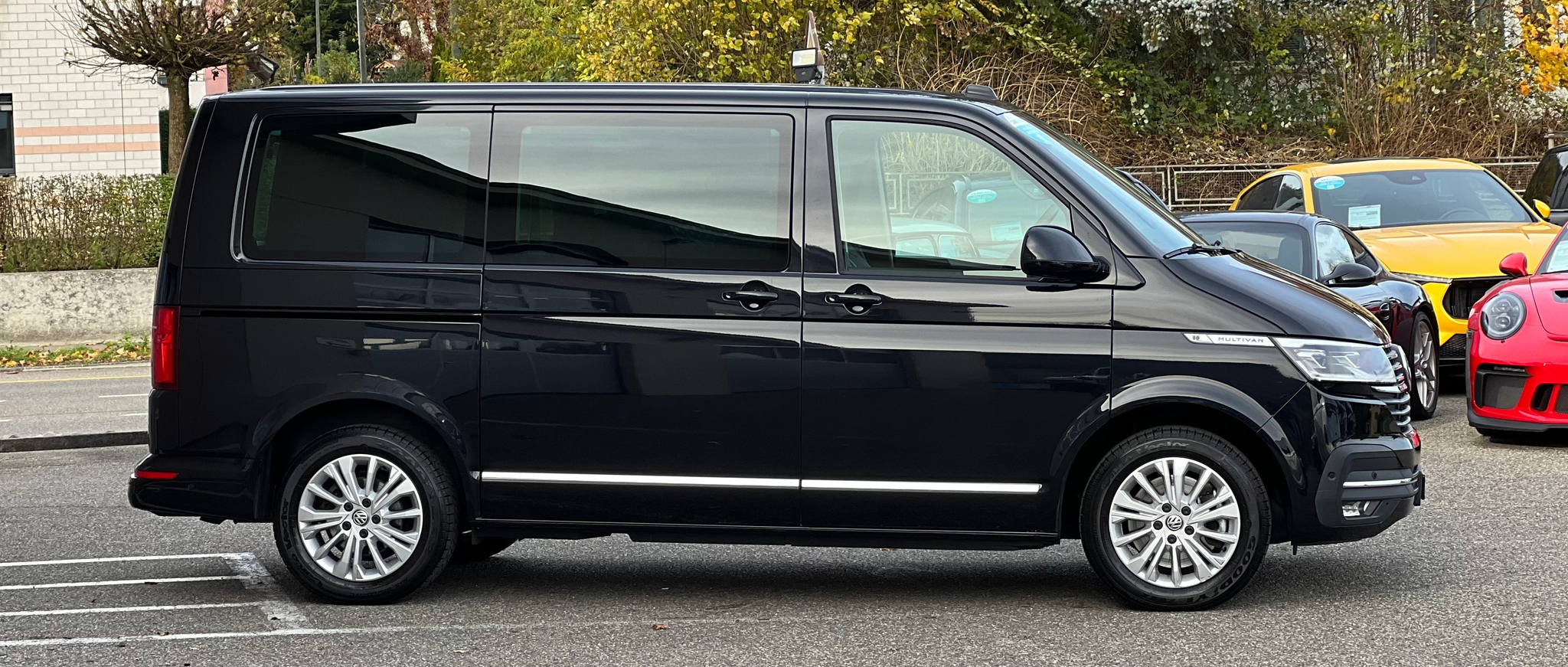 listing desktop thumbnail image 3