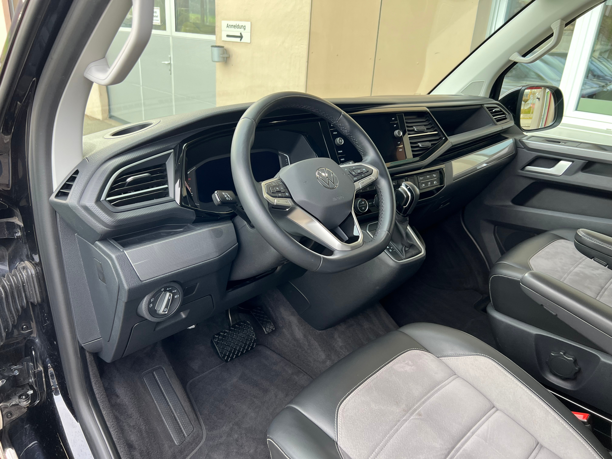 listing desktop thumbnail image 9