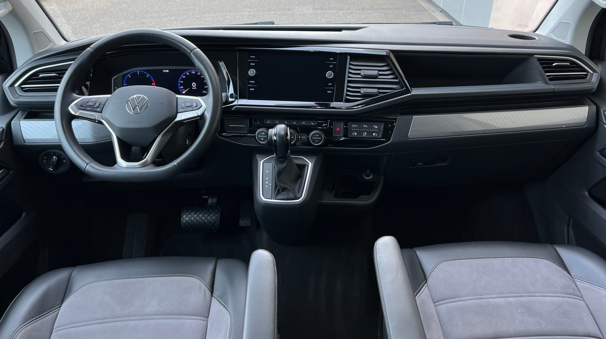 listing desktop thumbnail image 10