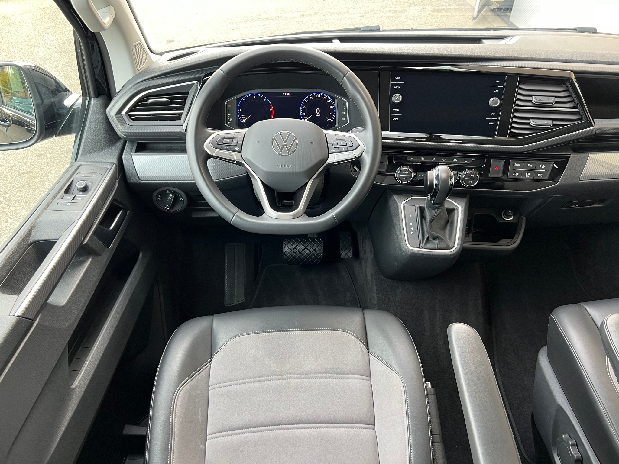 listing desktop thumbnail image 11