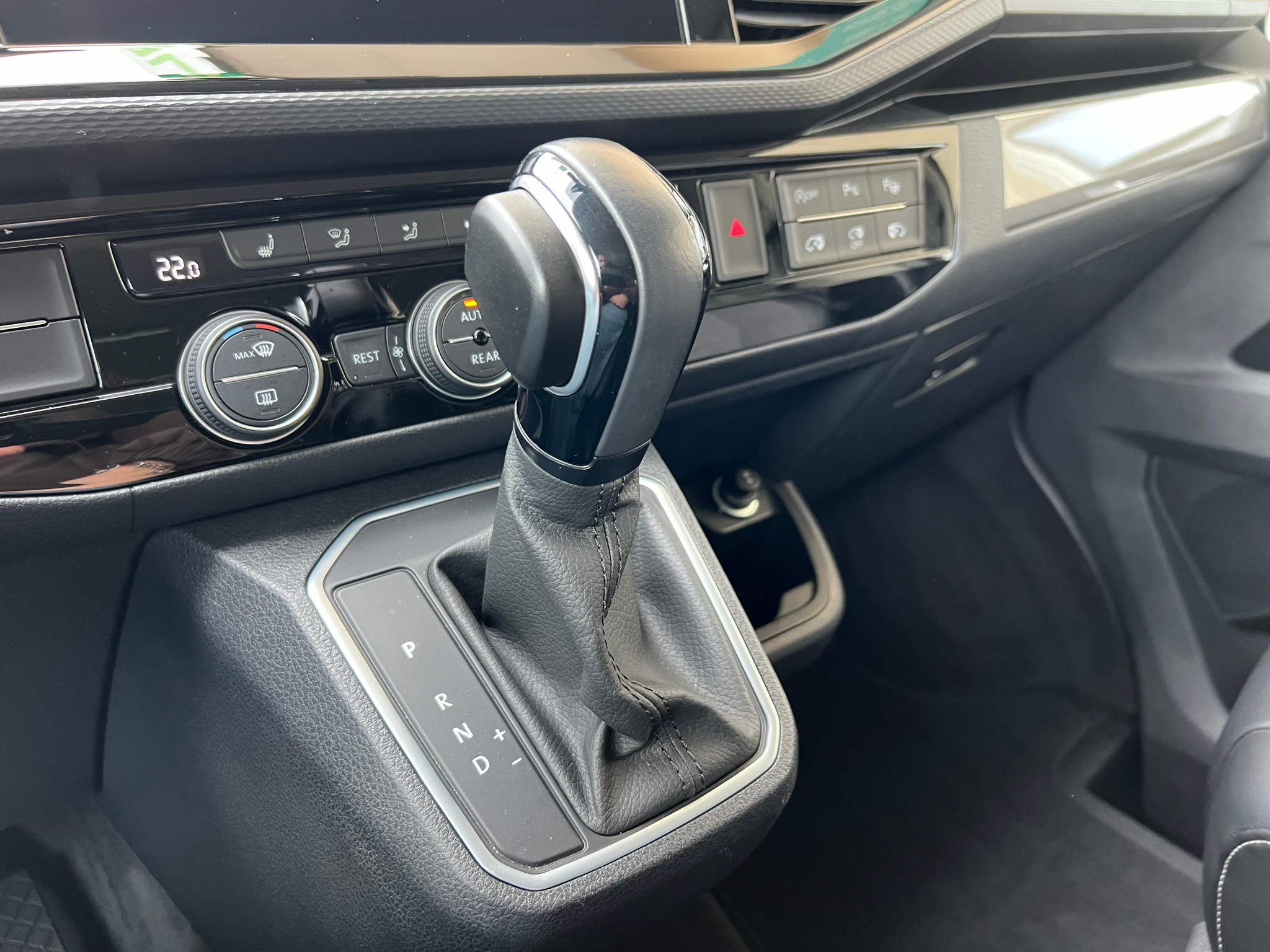 listing desktop thumbnail image 12