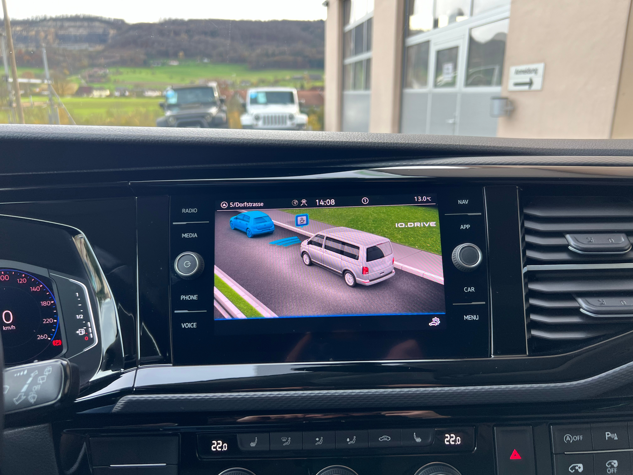 listing desktop thumbnail image 15