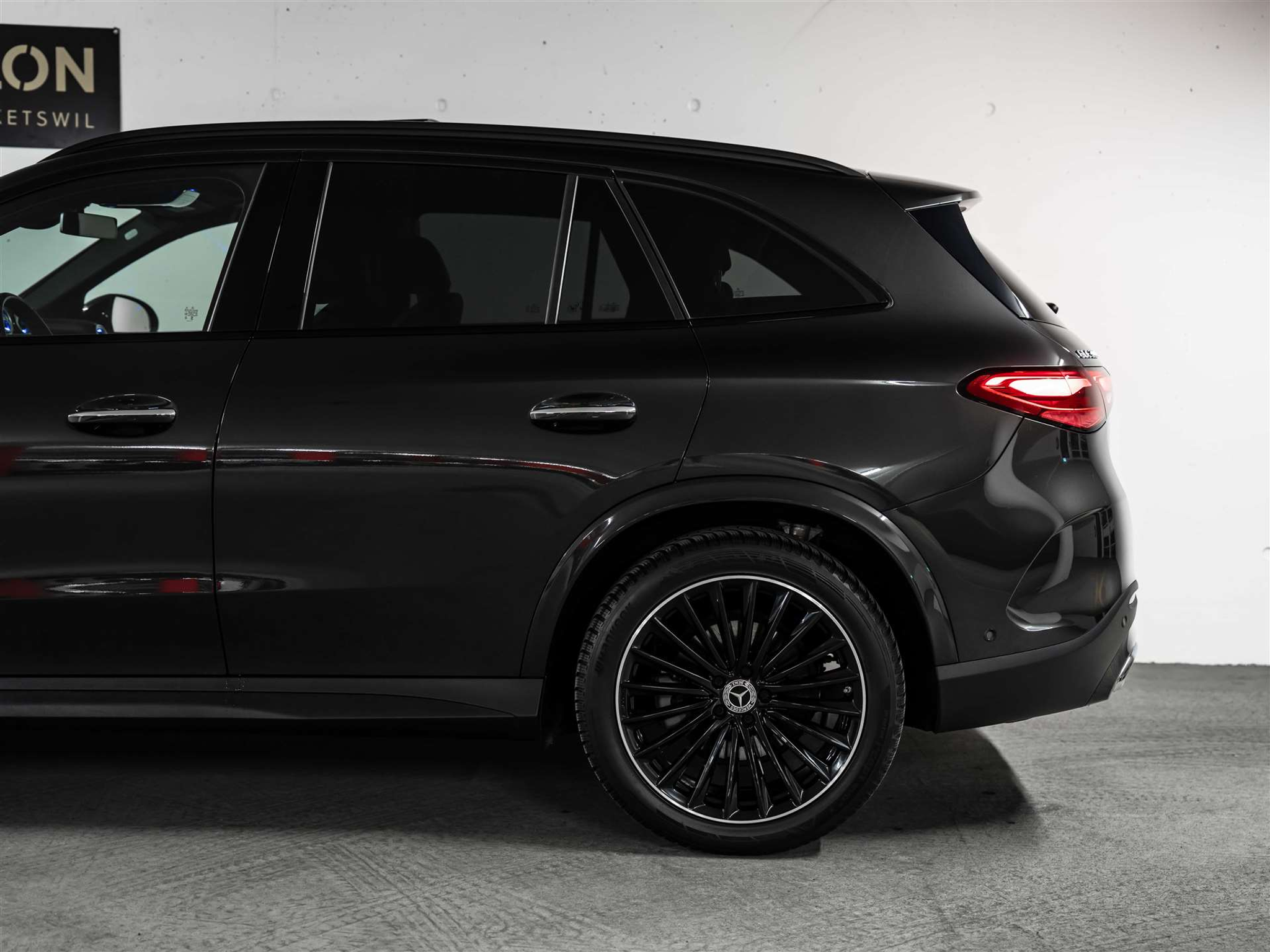 listing desktop thumbnail image 44