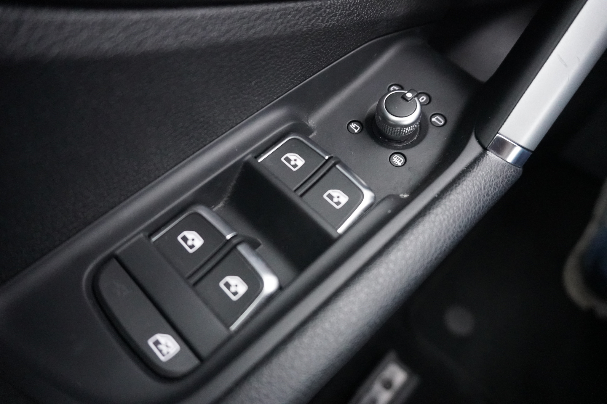 listing desktop thumbnail image 27