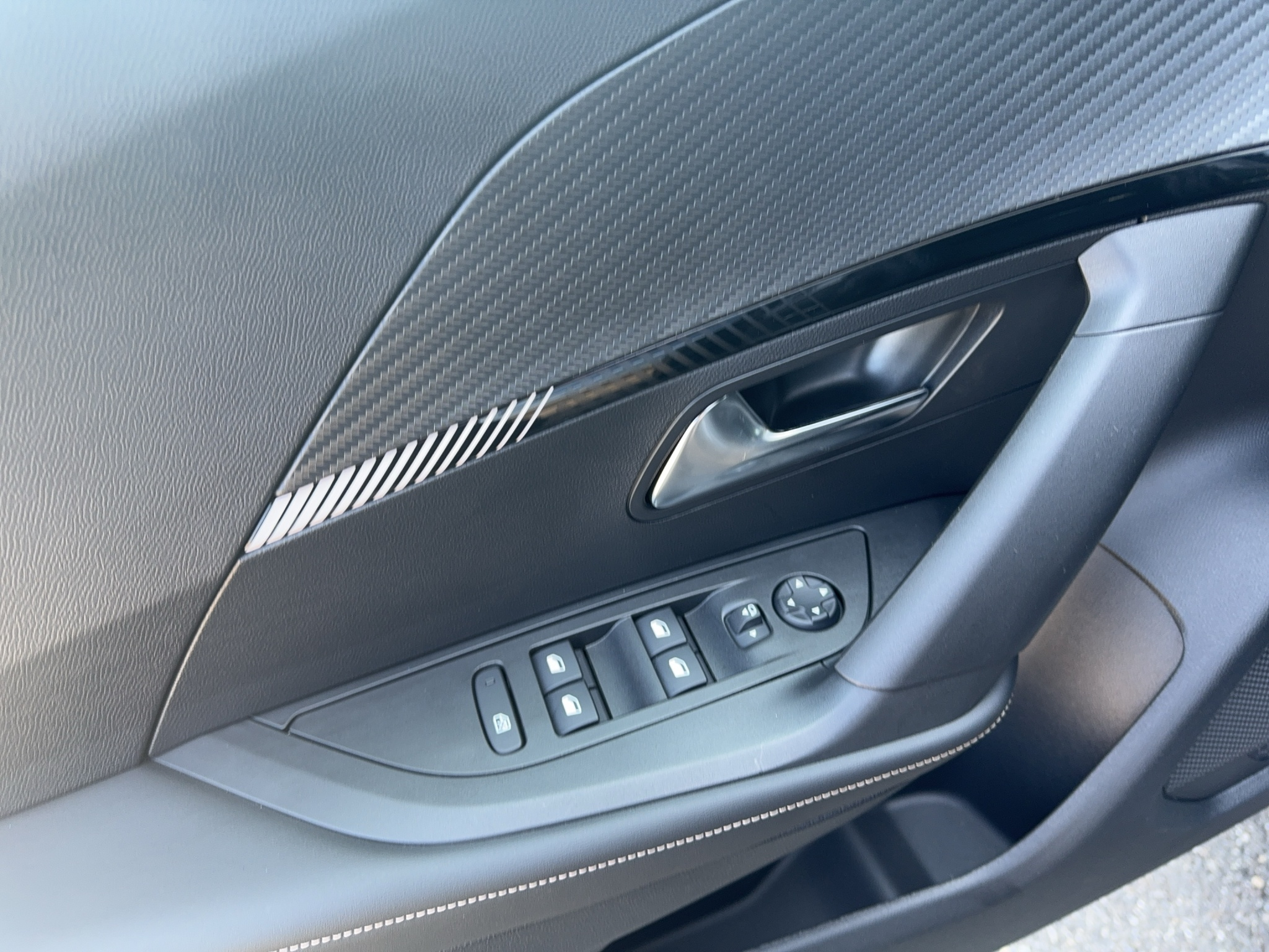 listing desktop thumbnail image 23