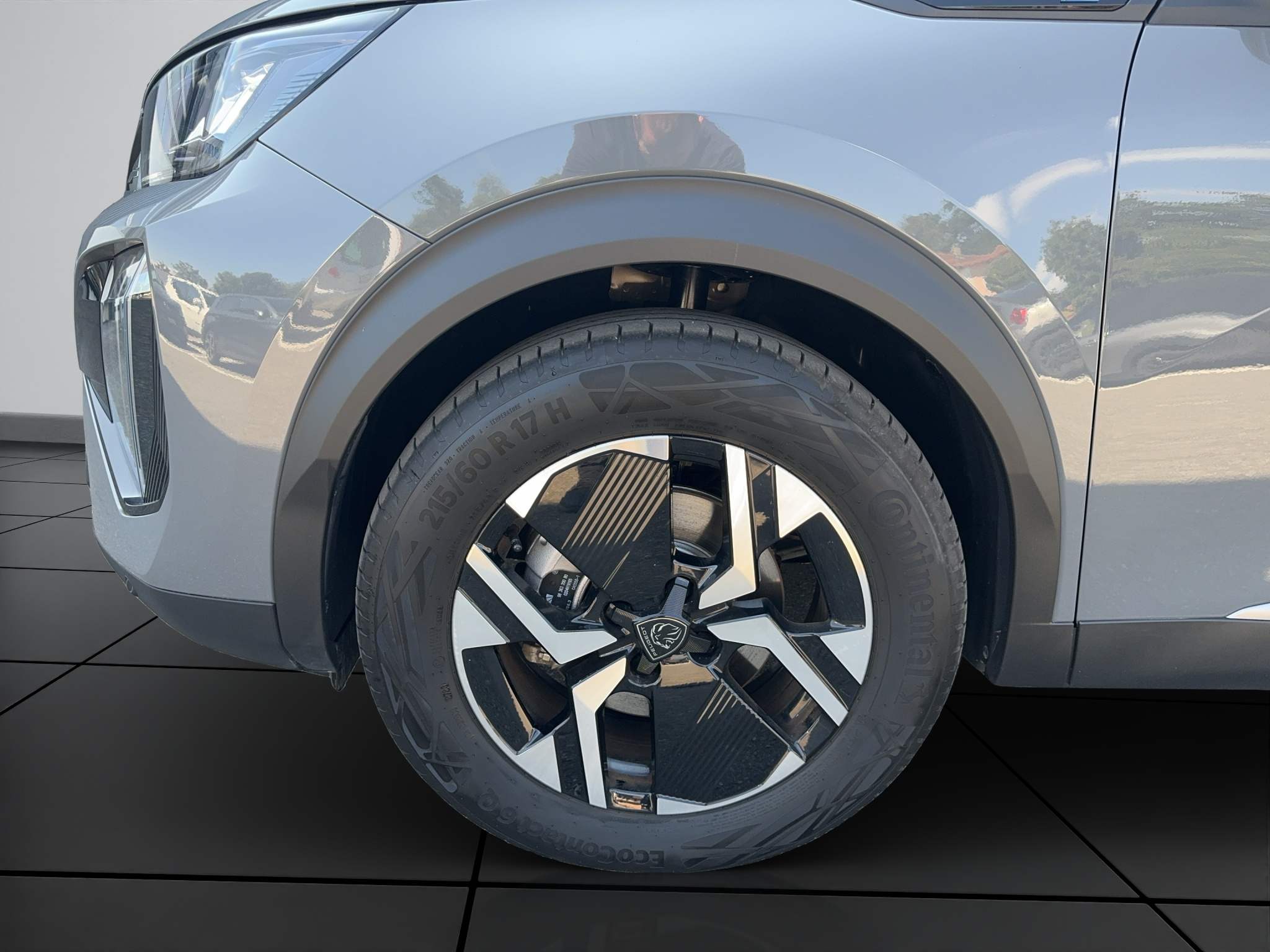 listing desktop thumbnail image 18