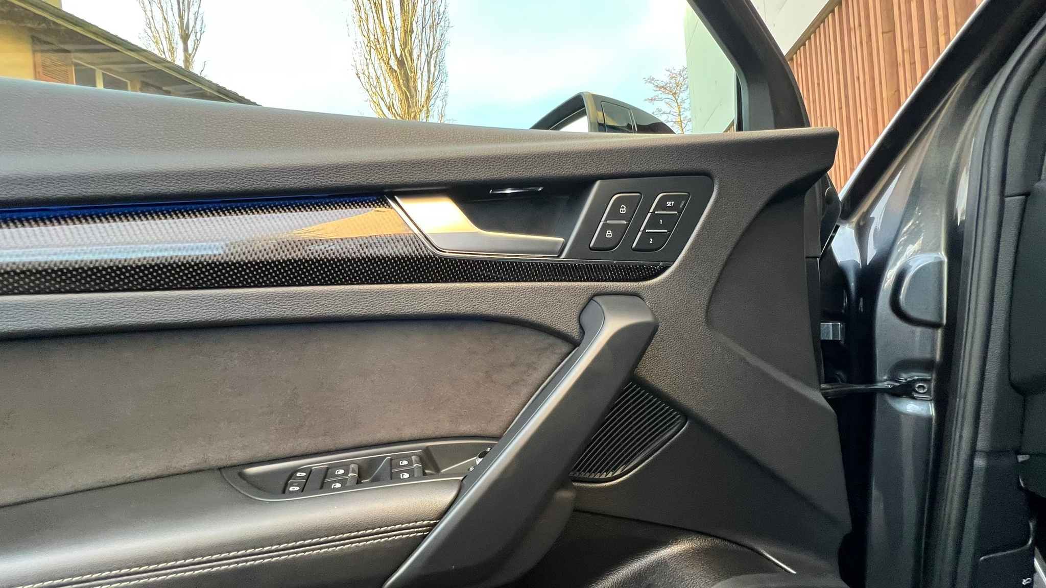 listing desktop thumbnail image 23