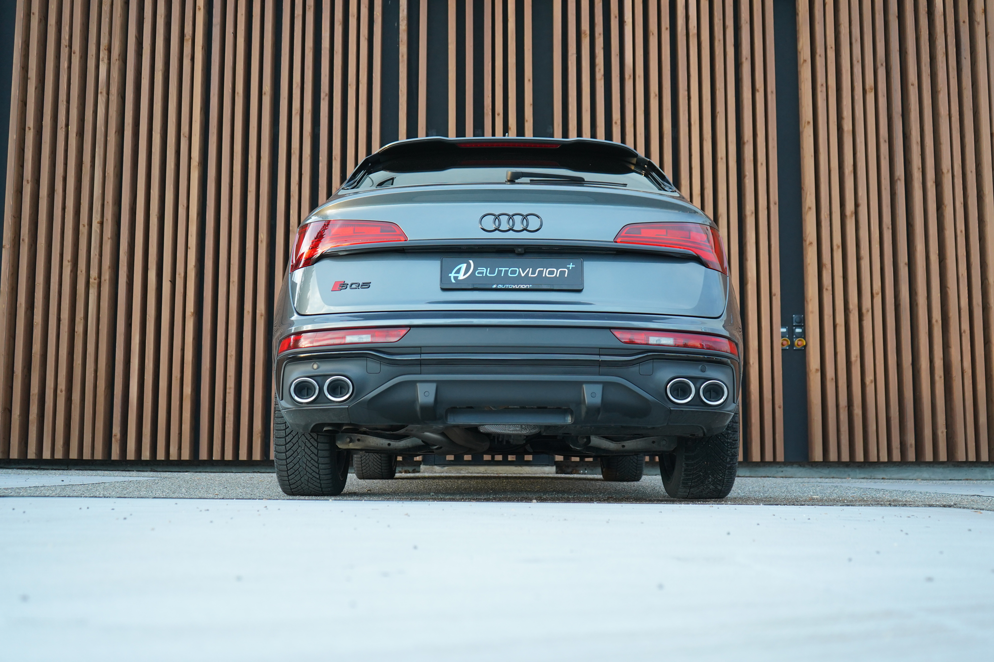 listing desktop thumbnail image 14