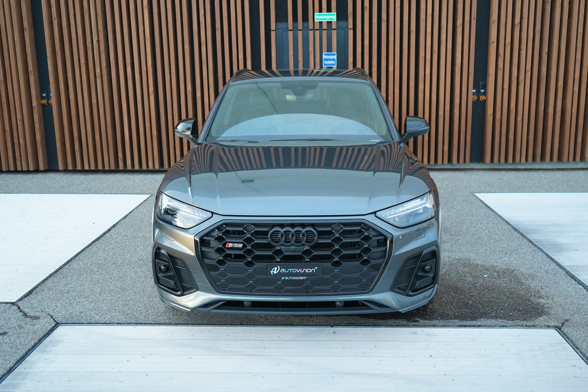 listing desktop thumbnail image 12