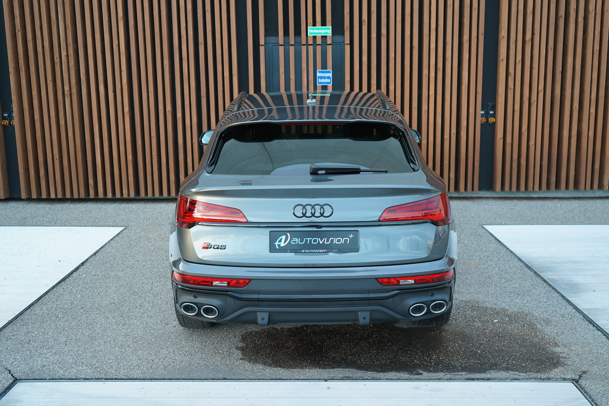 listing desktop thumbnail image 15