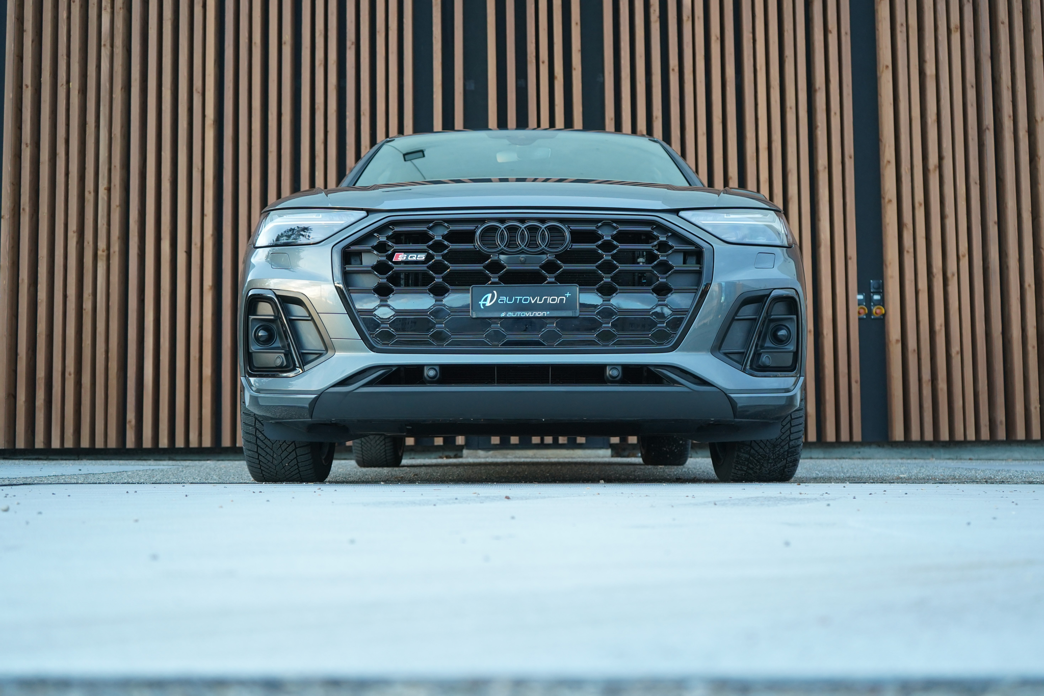 listing desktop thumbnail image 13