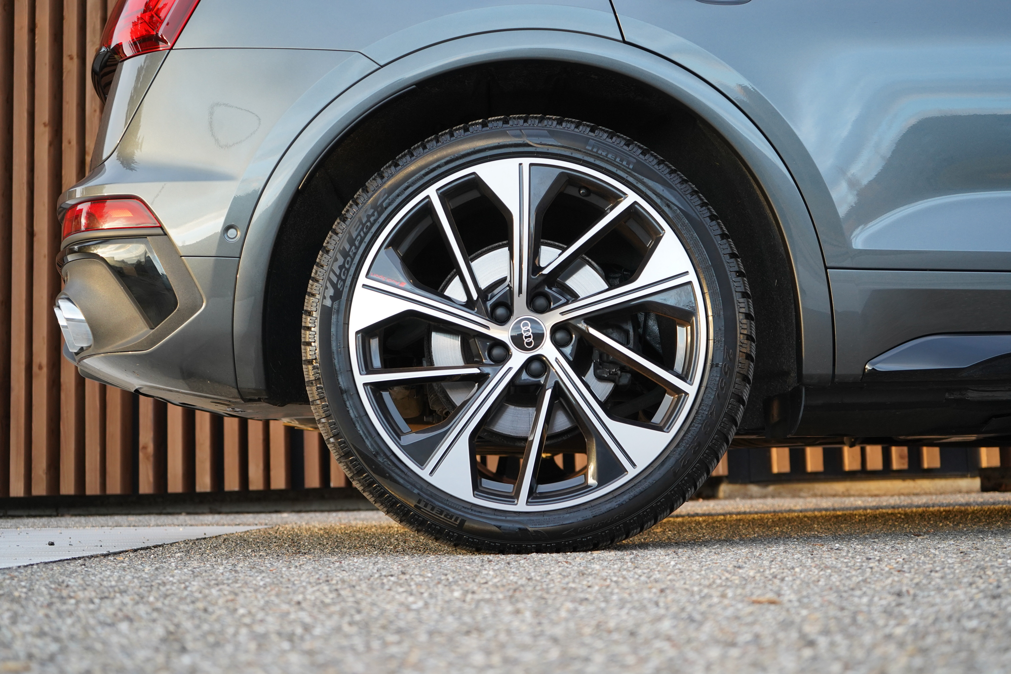 listing desktop thumbnail image 11