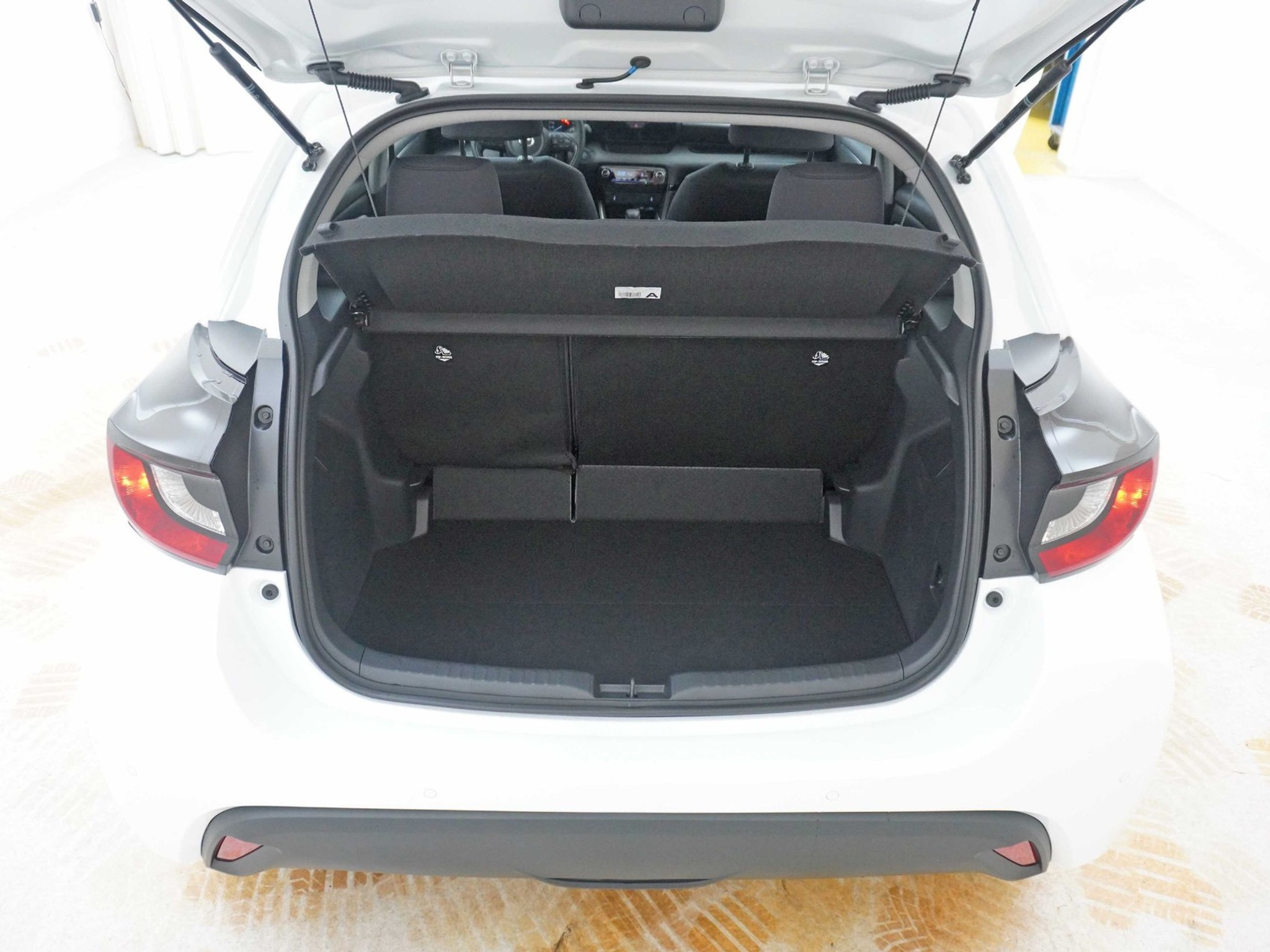 listing desktop thumbnail image 18