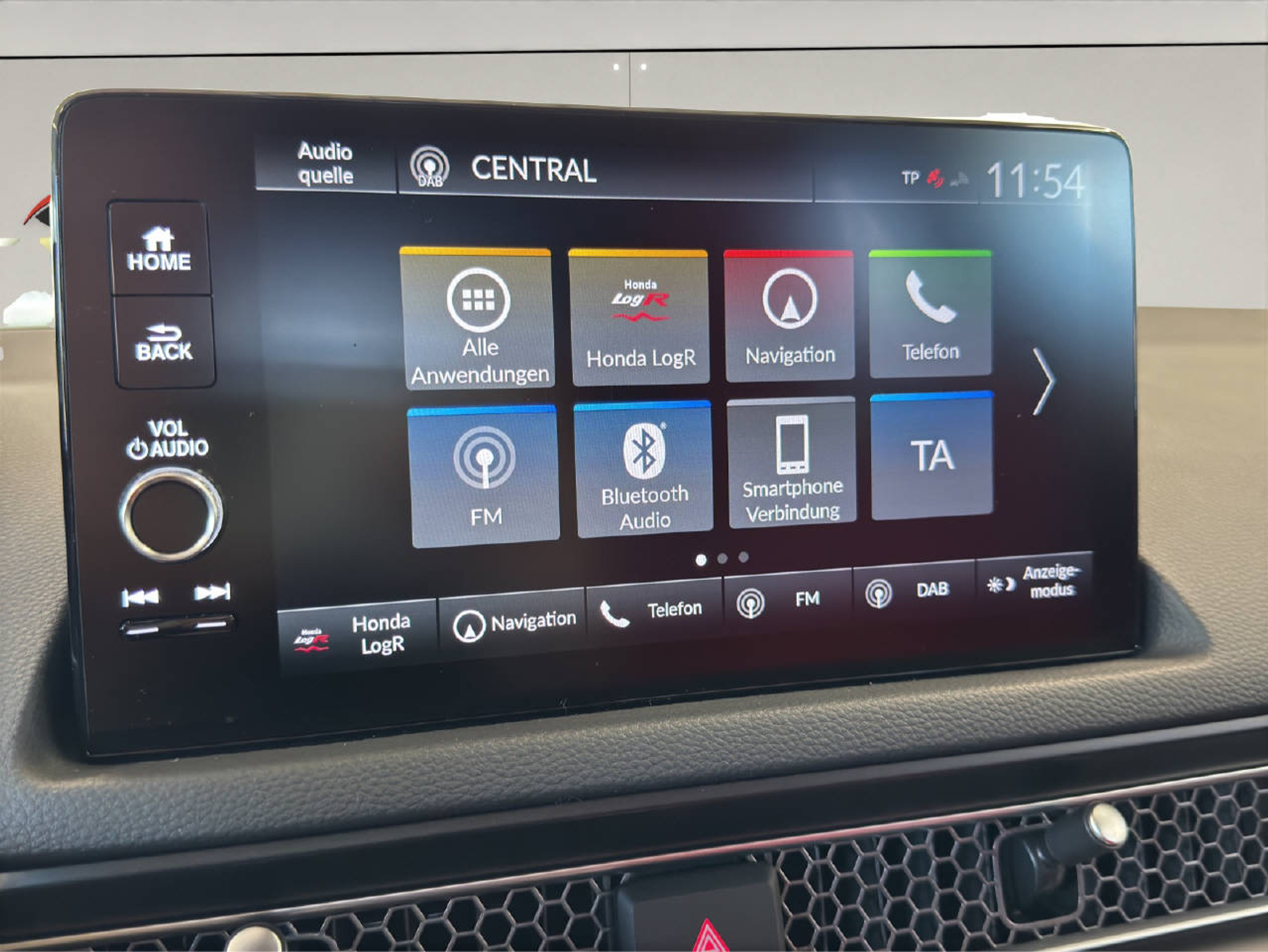 listing desktop thumbnail image 16