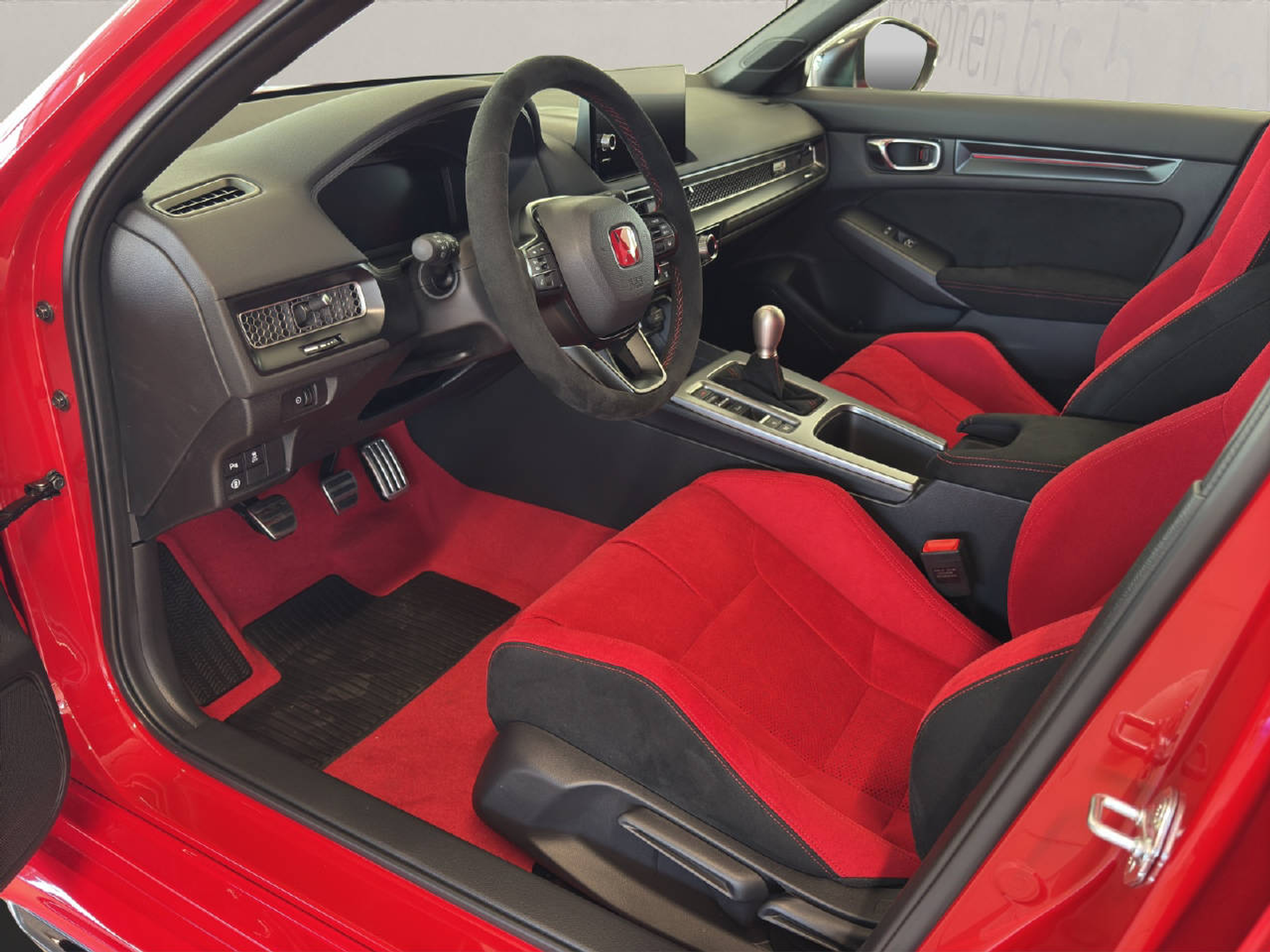 listing desktop thumbnail image 3