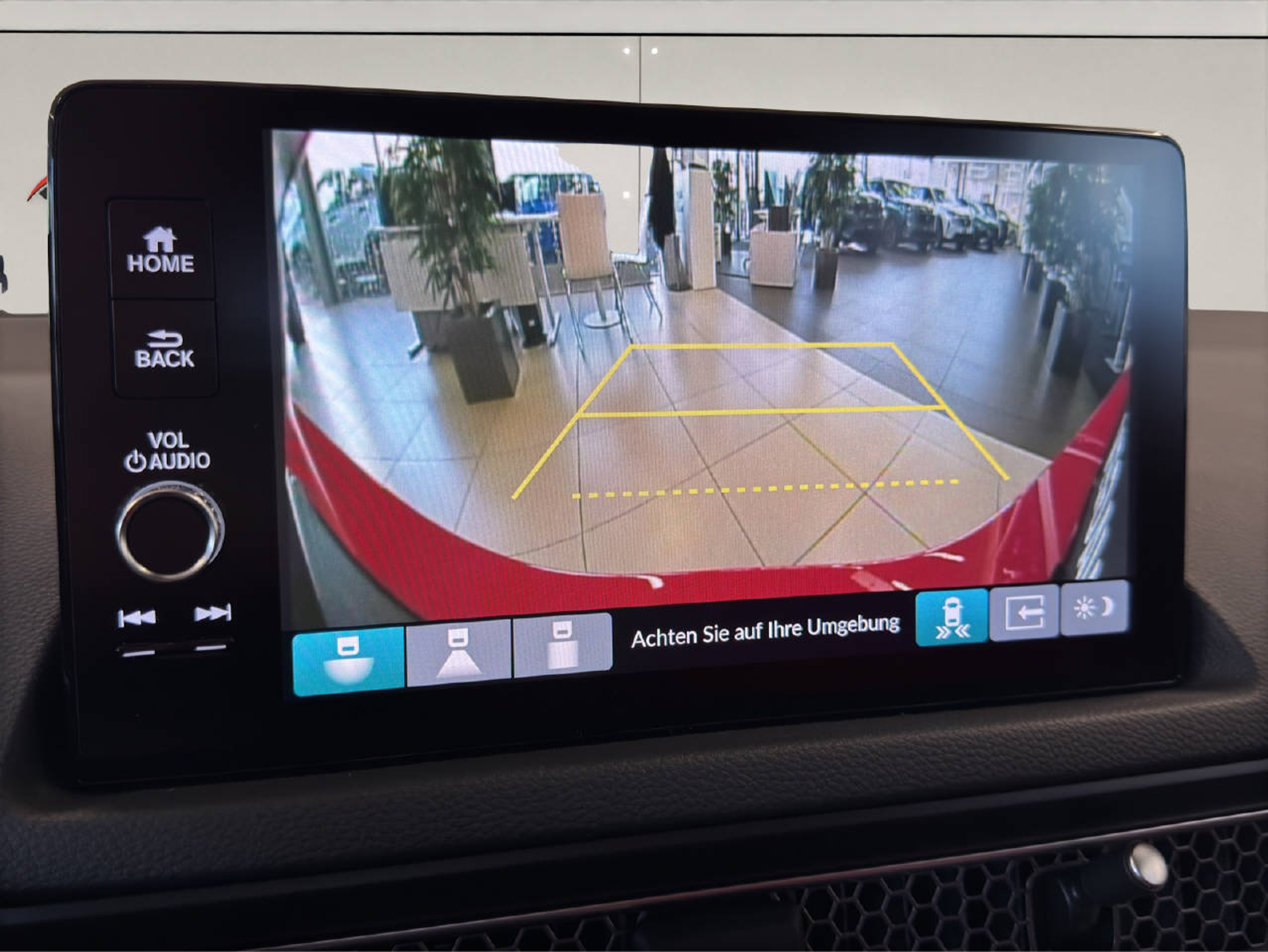 listing desktop thumbnail image 17