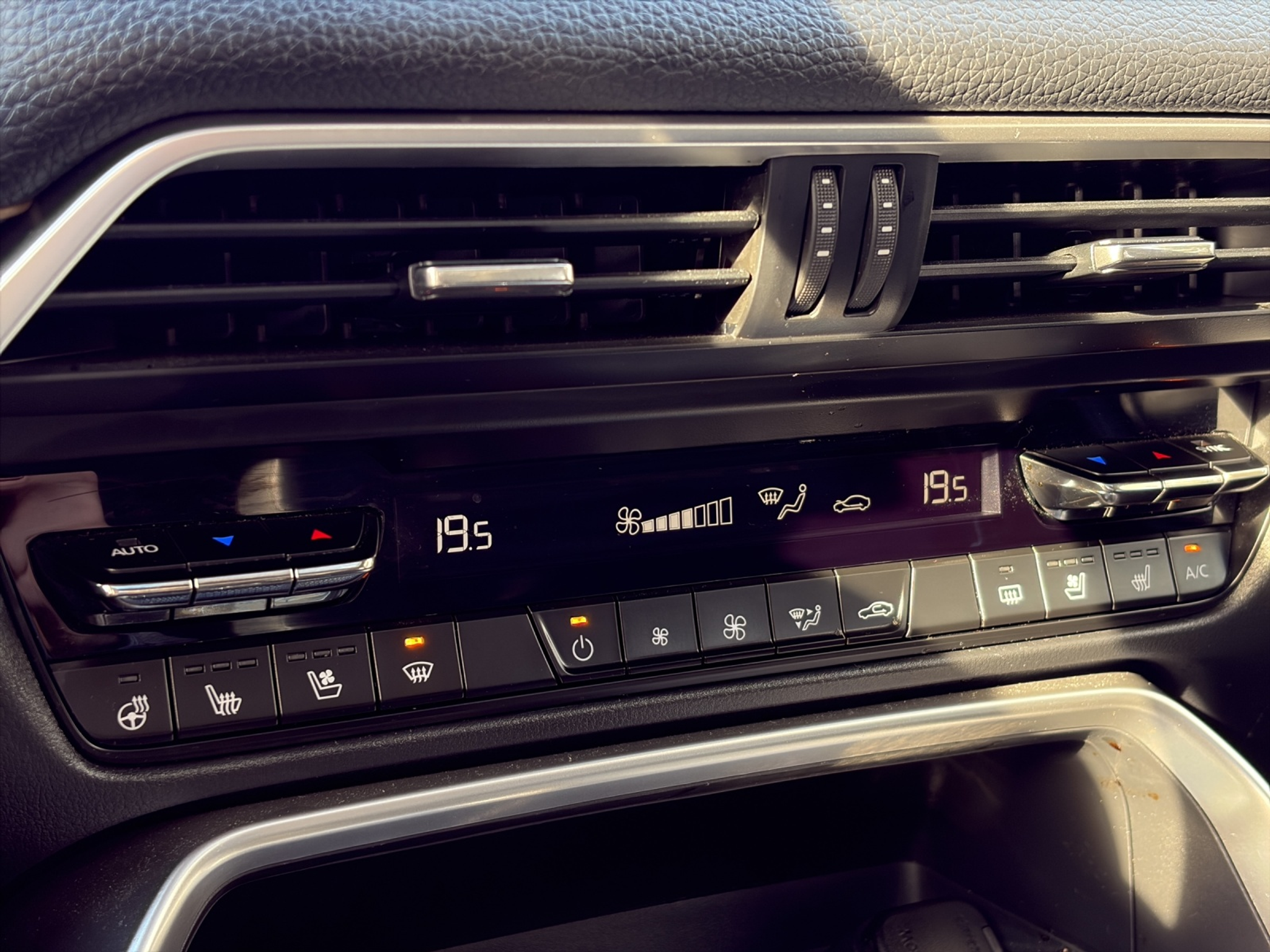 listing desktop thumbnail image 16