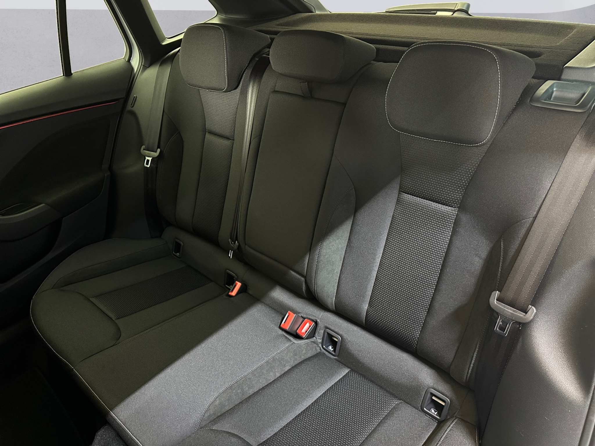 listing desktop thumbnail image 12