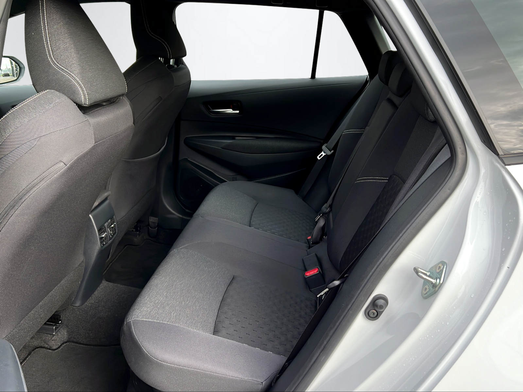 listing desktop thumbnail image 10