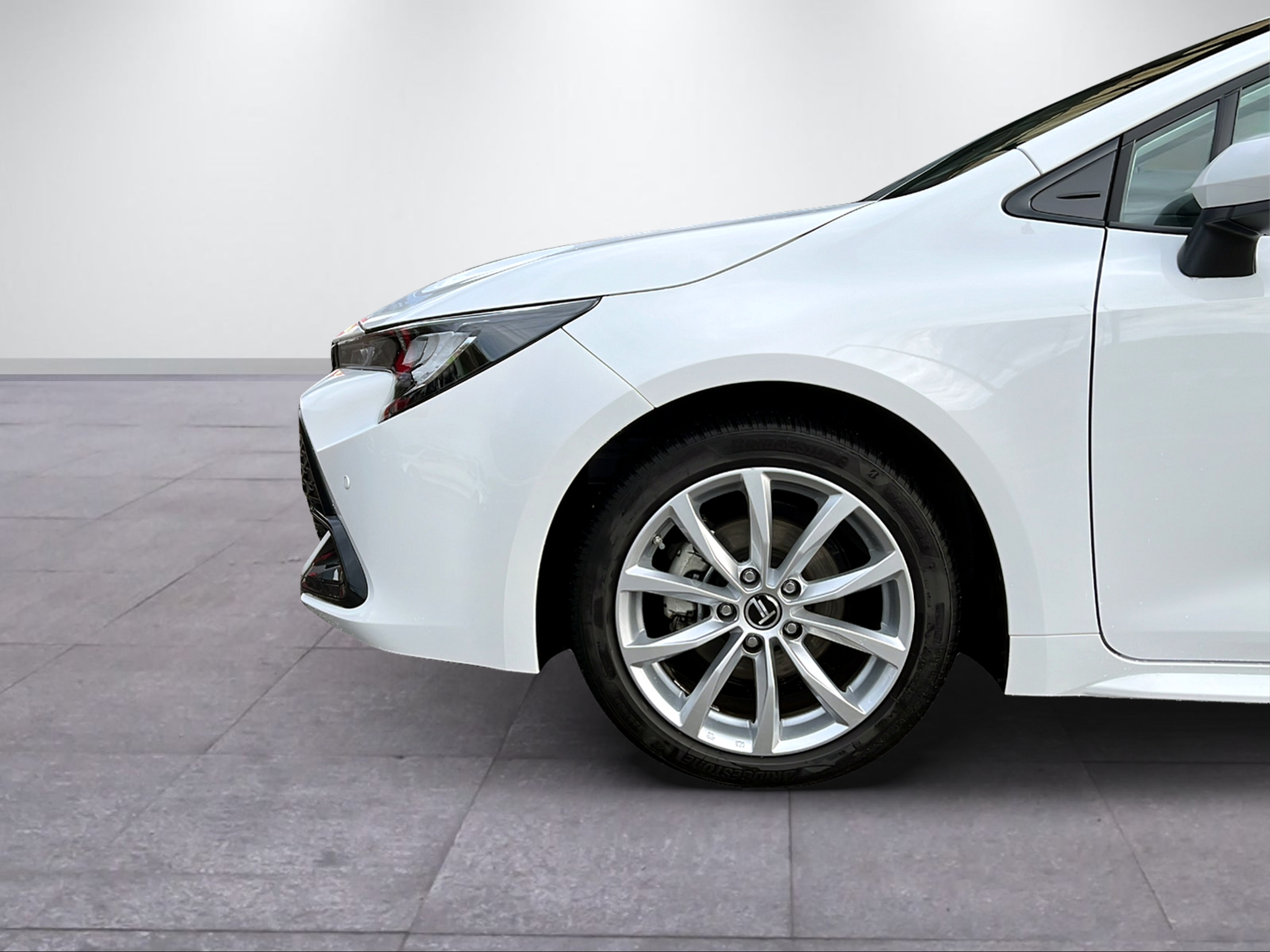 listing desktop thumbnail image 2