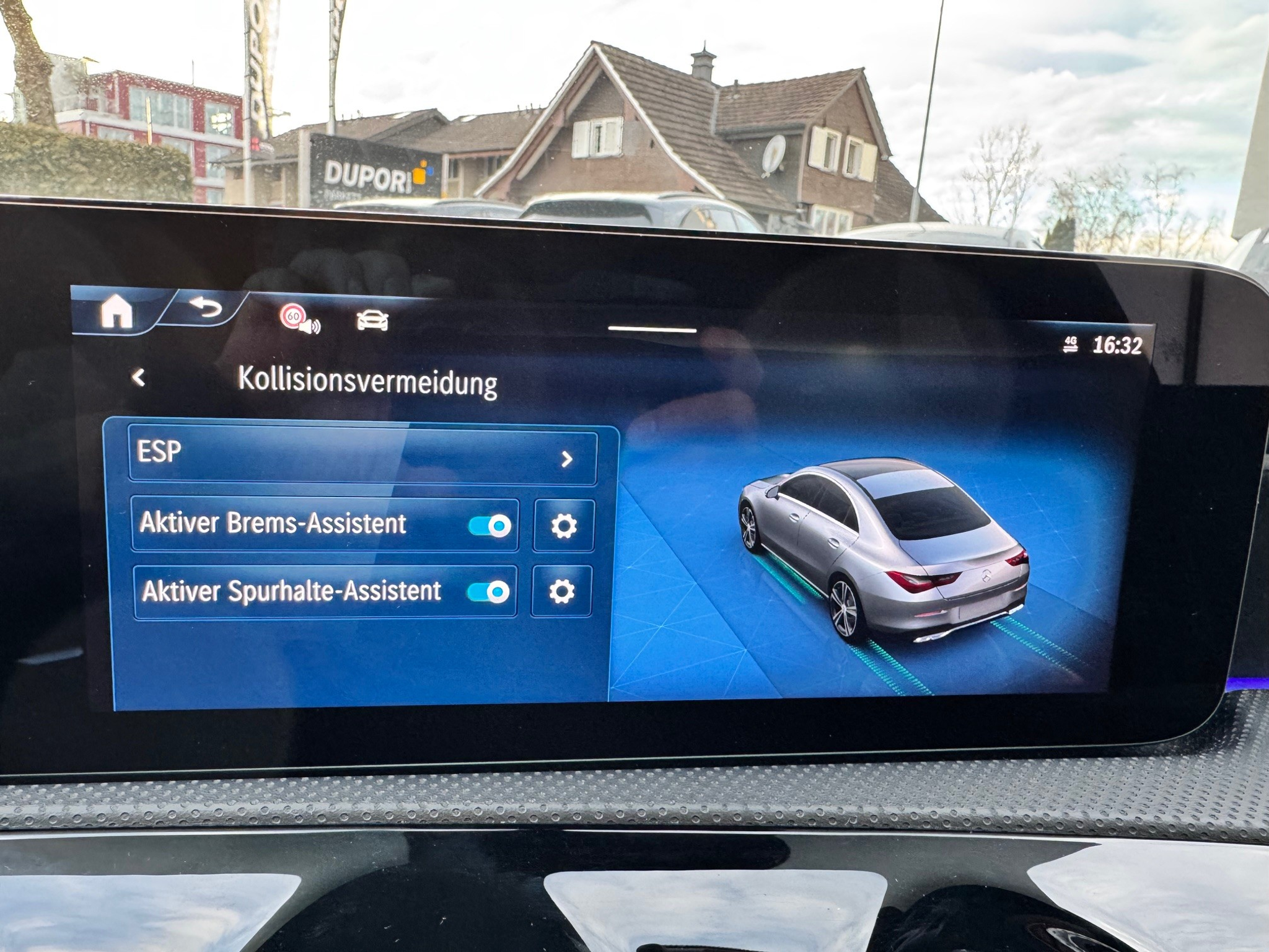 listing desktop thumbnail image 11