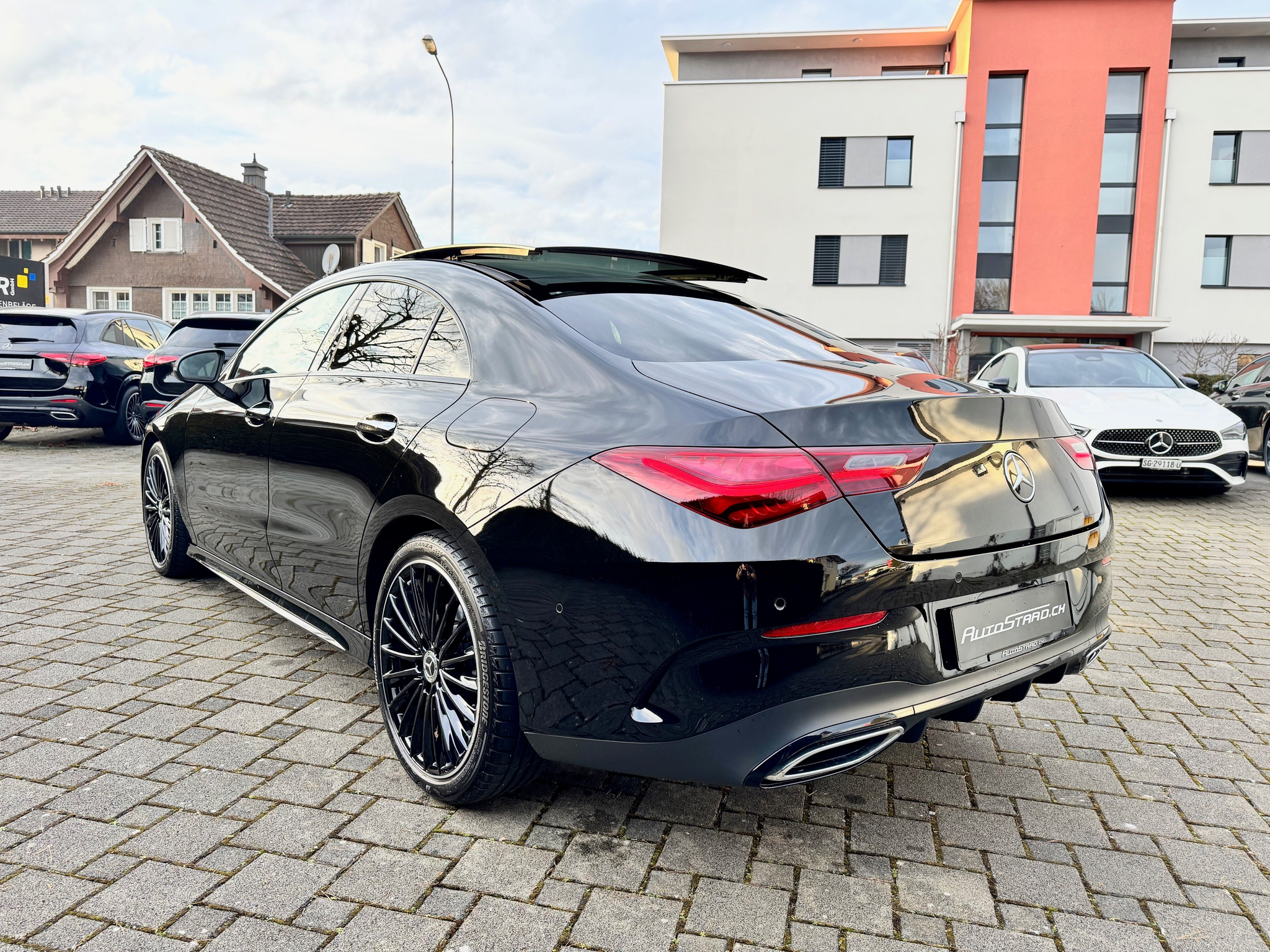 listing desktop thumbnail image 5