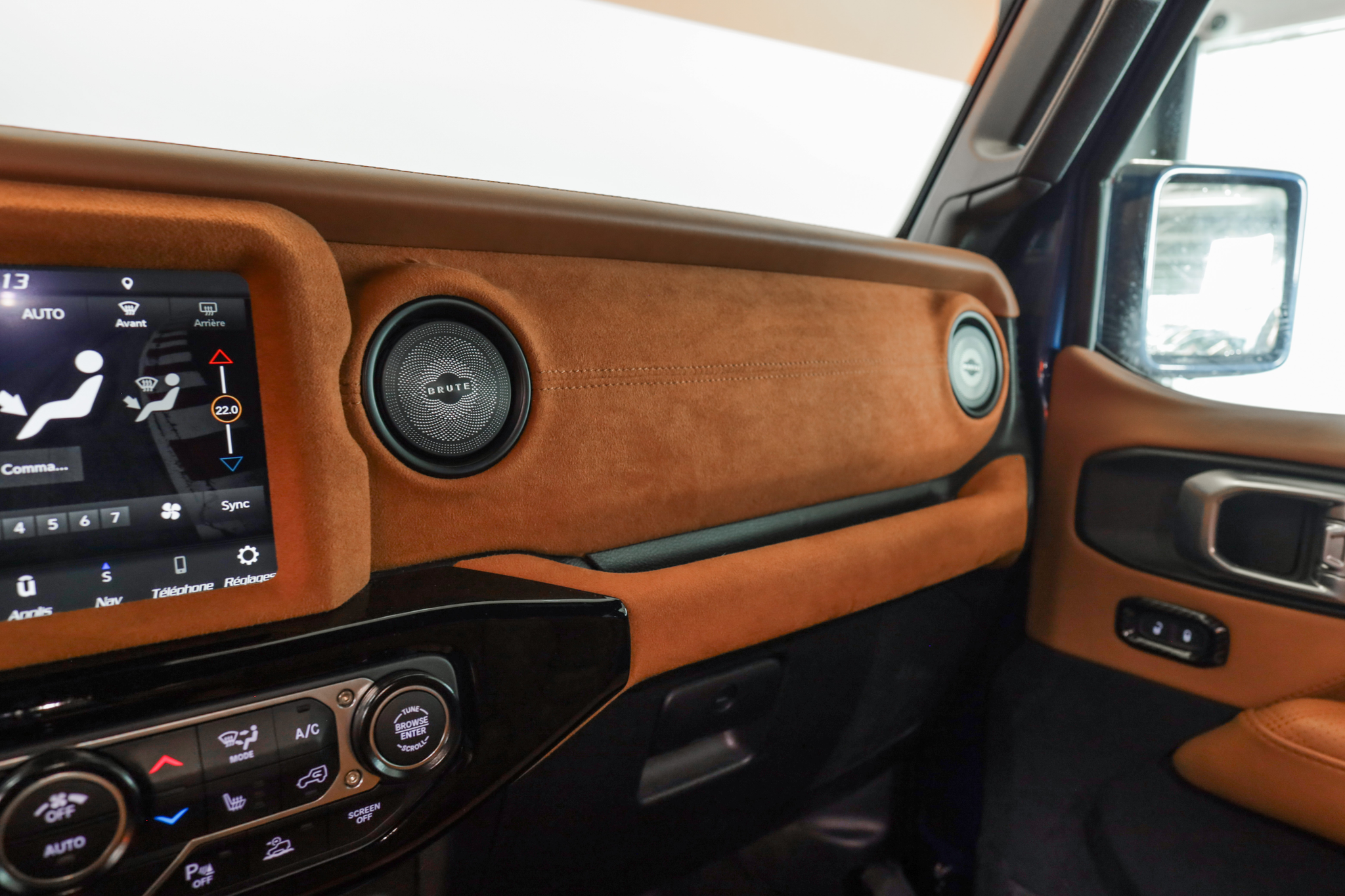 listing desktop thumbnail image 24