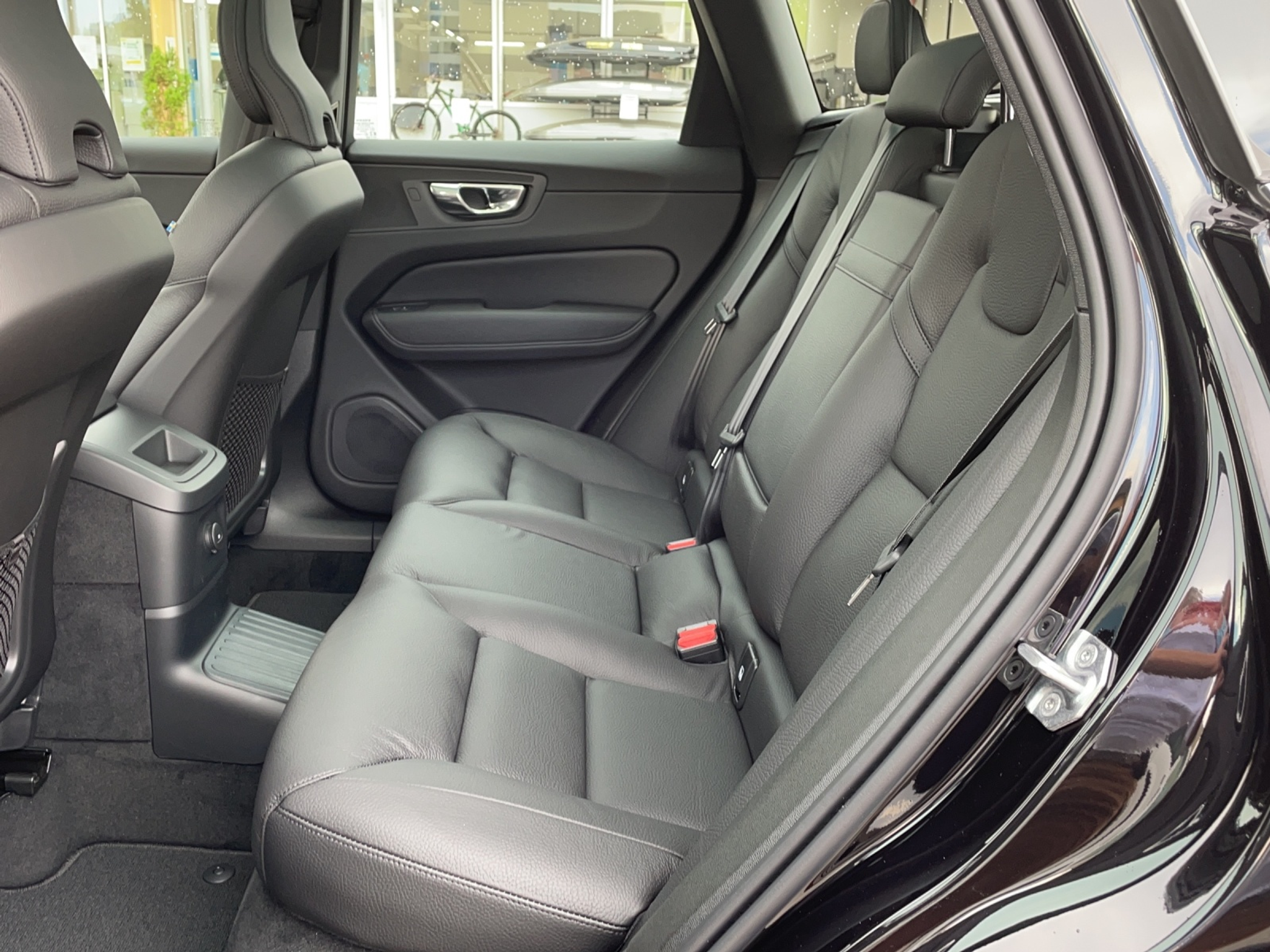 listing desktop thumbnail image 9