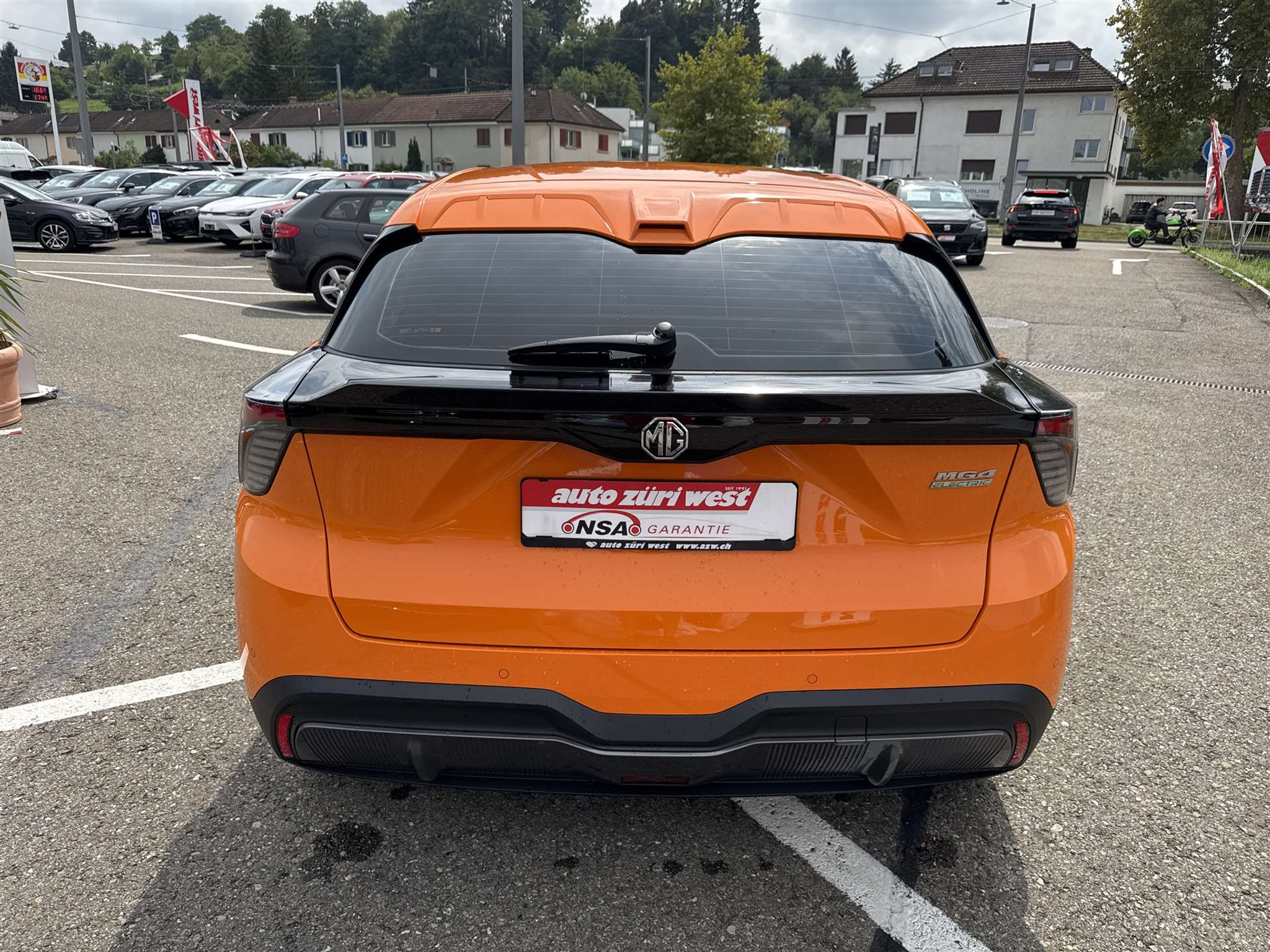 listing desktop thumbnail image 11