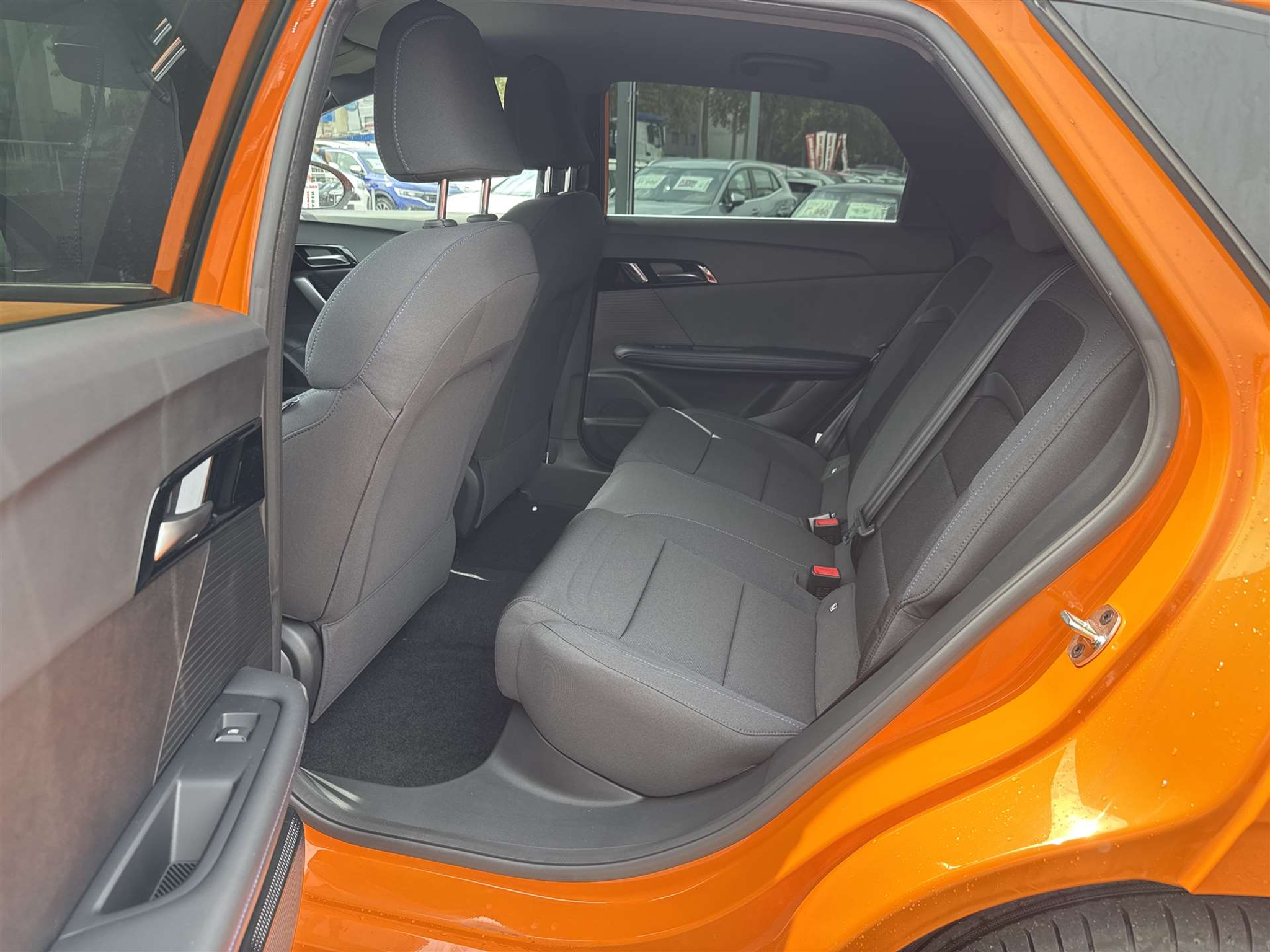 listing desktop thumbnail image 6