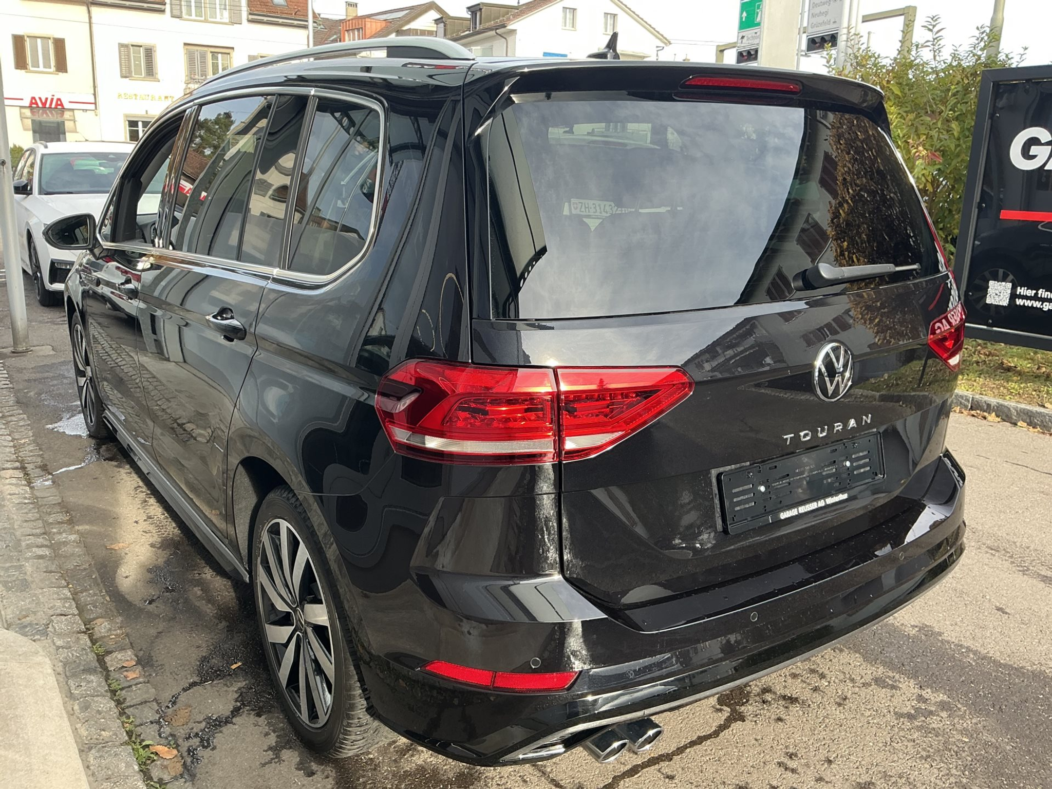 listing desktop thumbnail image 5