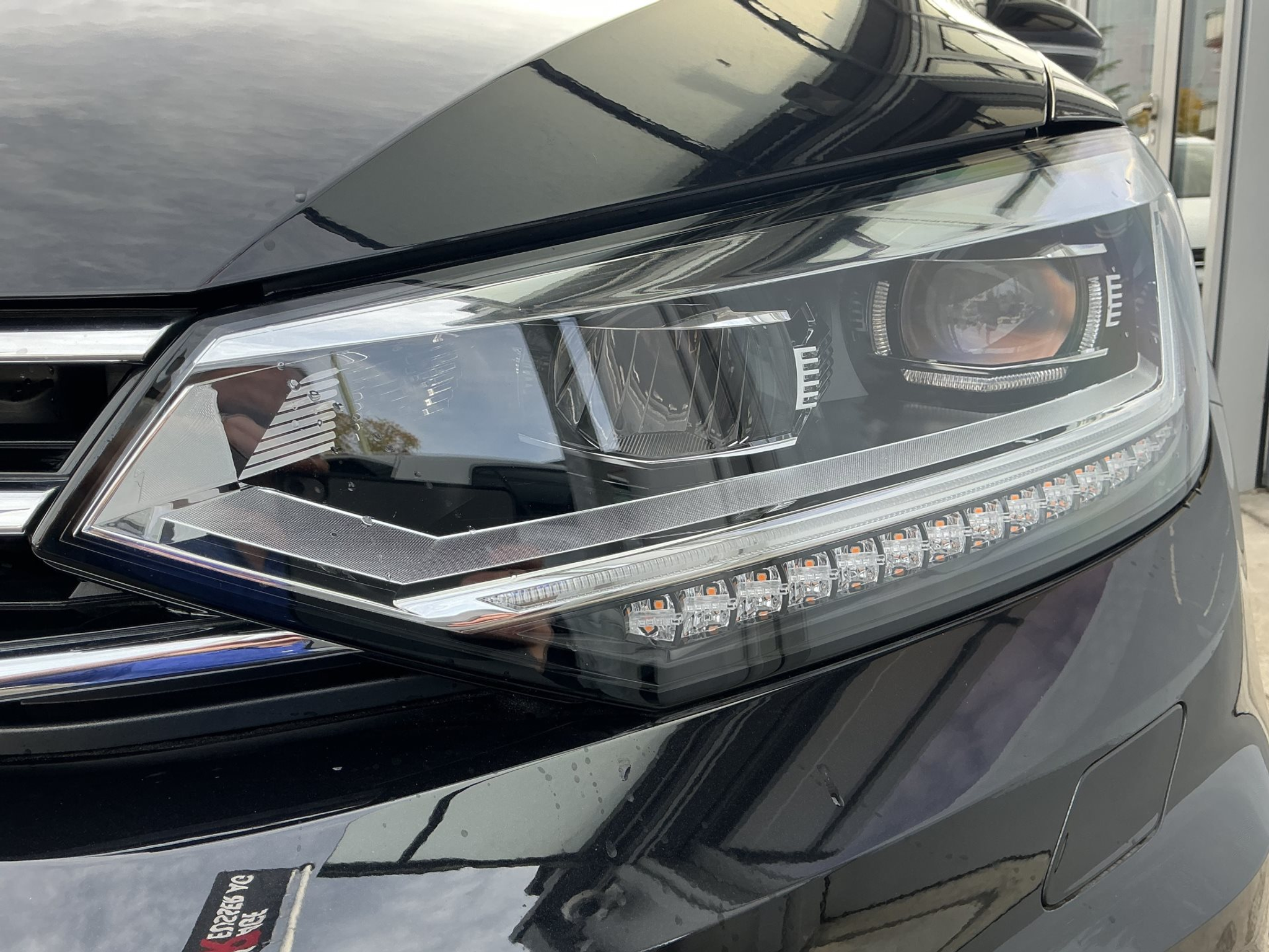 listing desktop thumbnail image 6