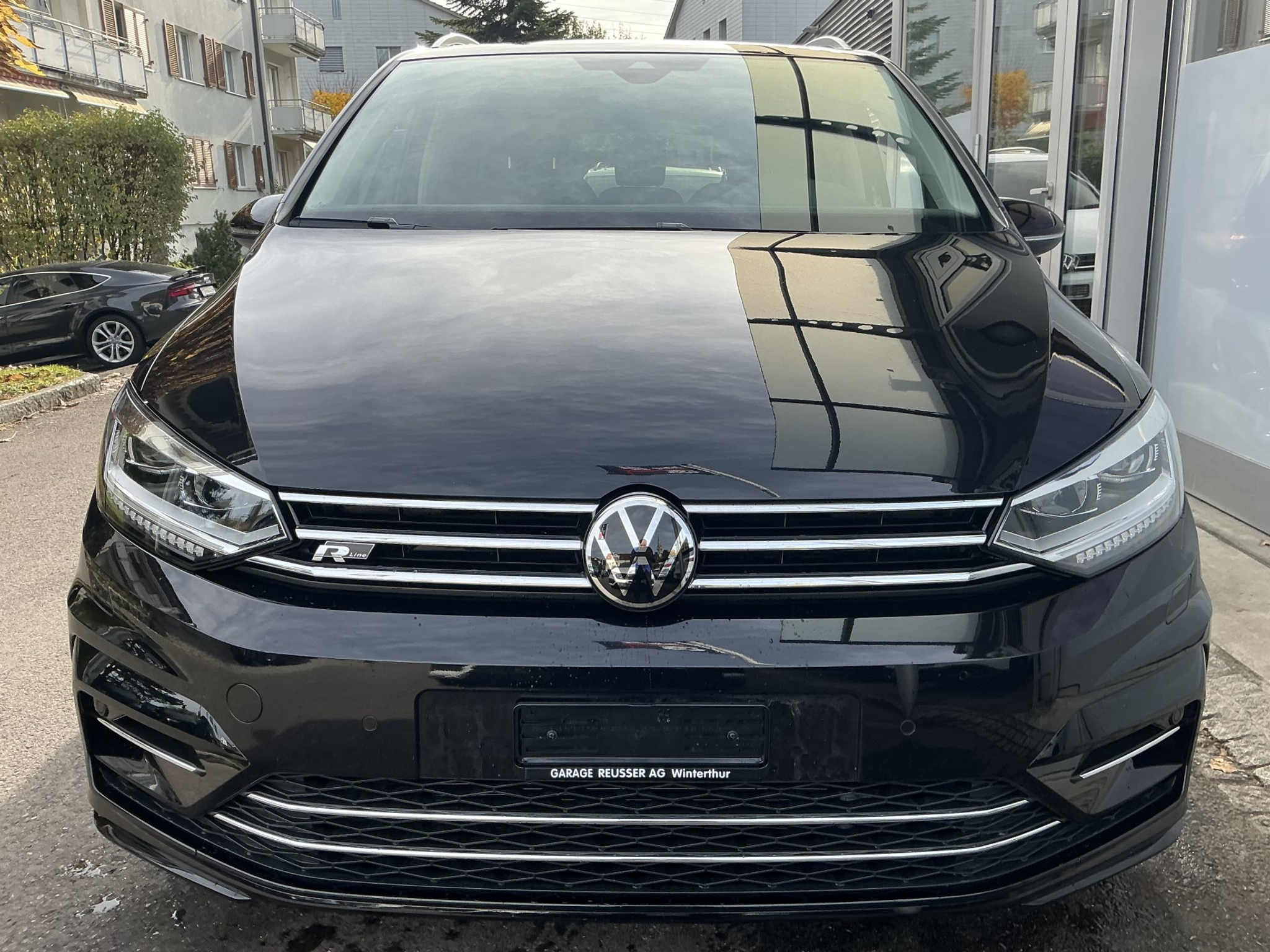 listing desktop thumbnail image 1