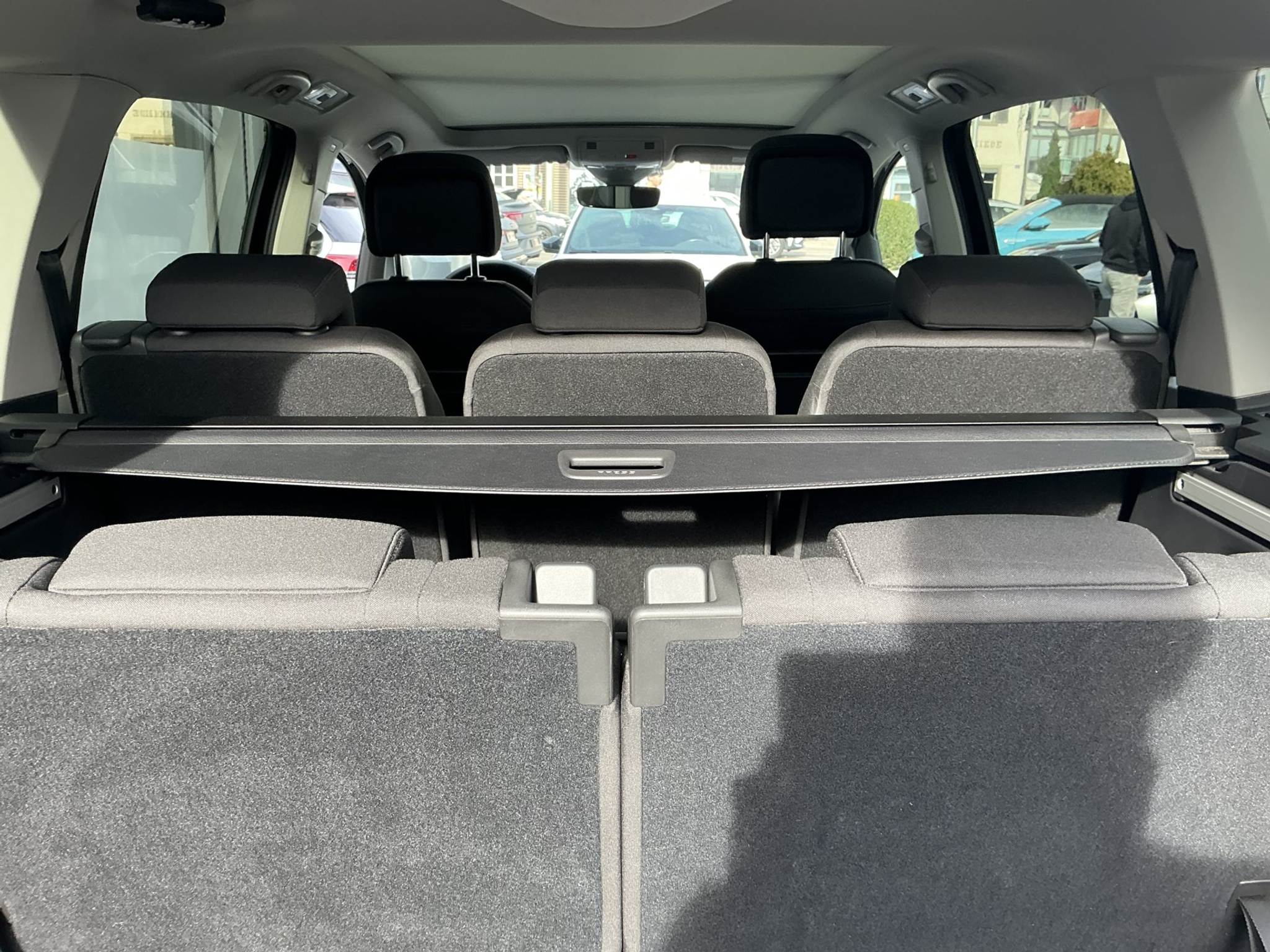 listing desktop thumbnail image 25