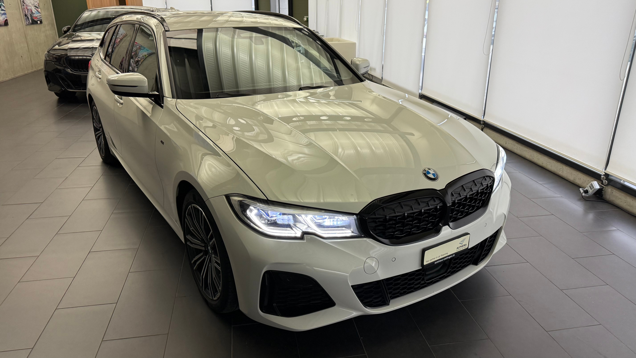 listing desktop thumbnail image 23