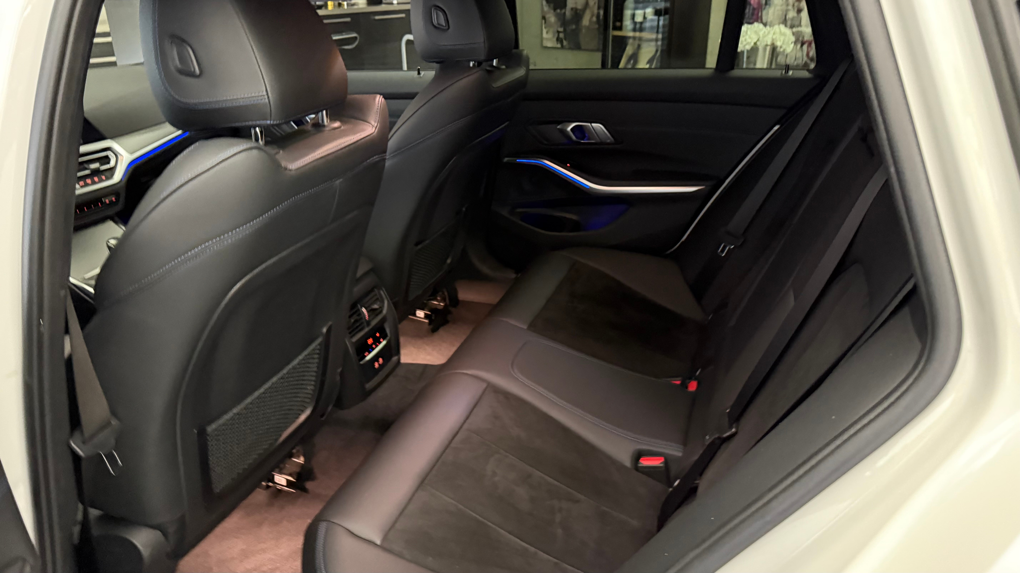 listing desktop thumbnail image 16