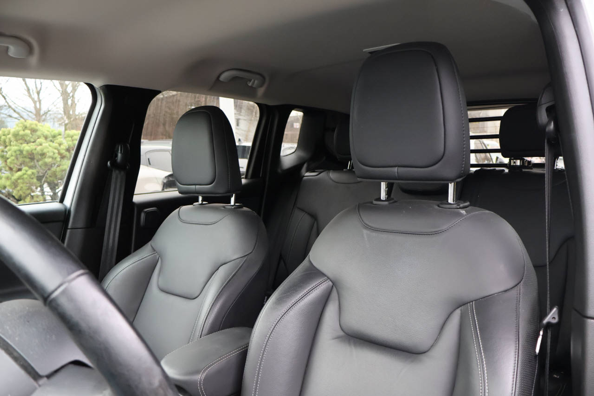 listing desktop thumbnail image 10