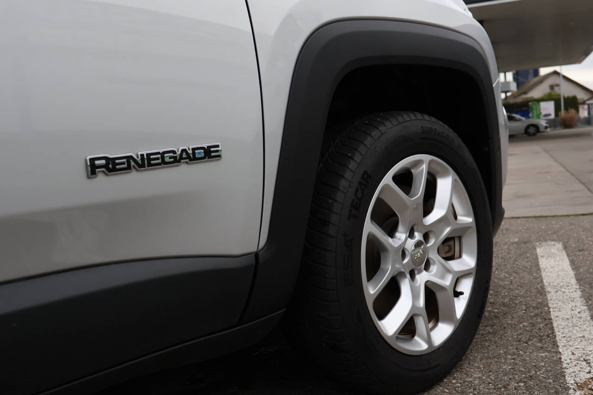 listing desktop thumbnail image 8