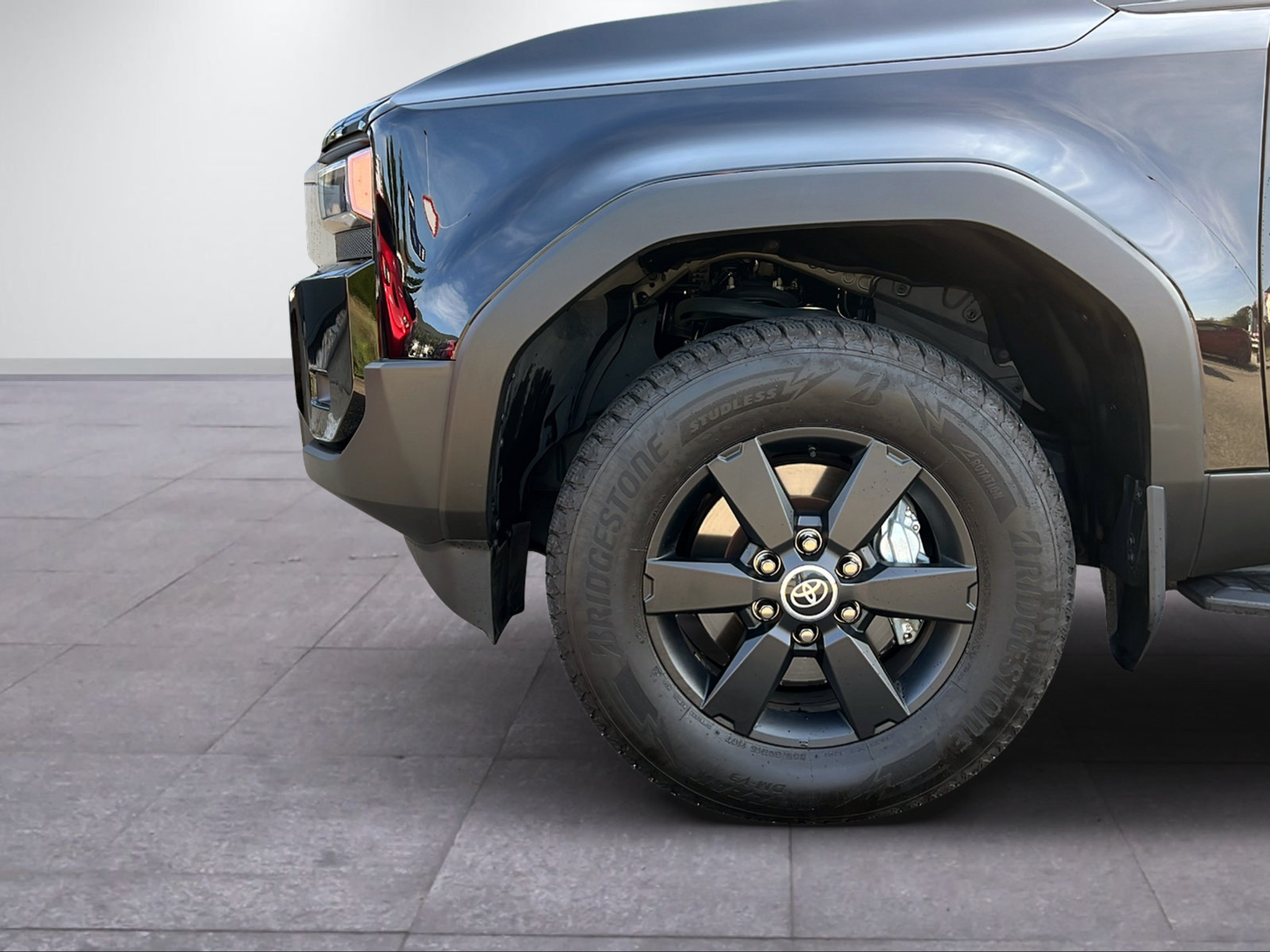 listing desktop thumbnail image 2