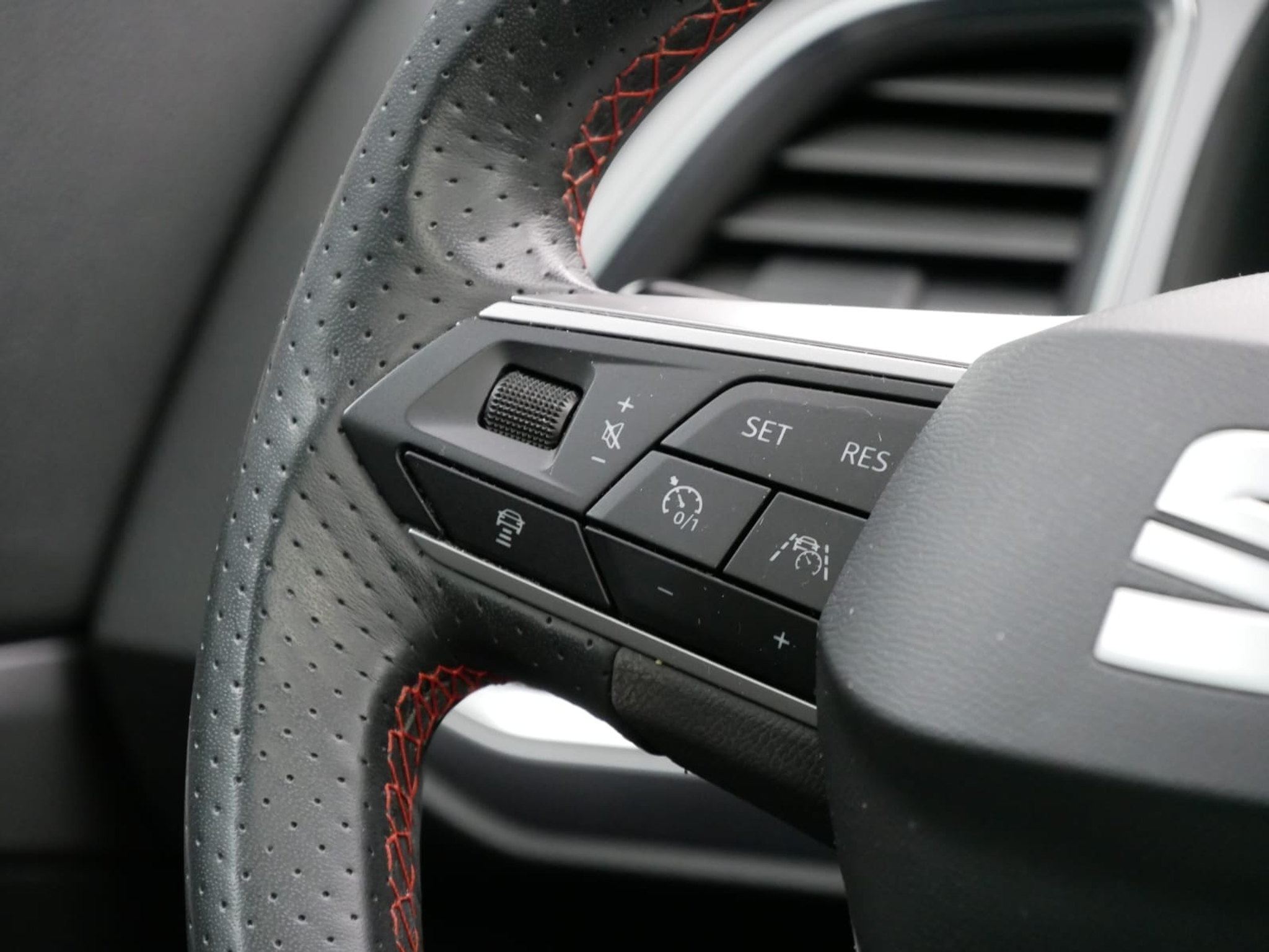 listing desktop thumbnail image 16