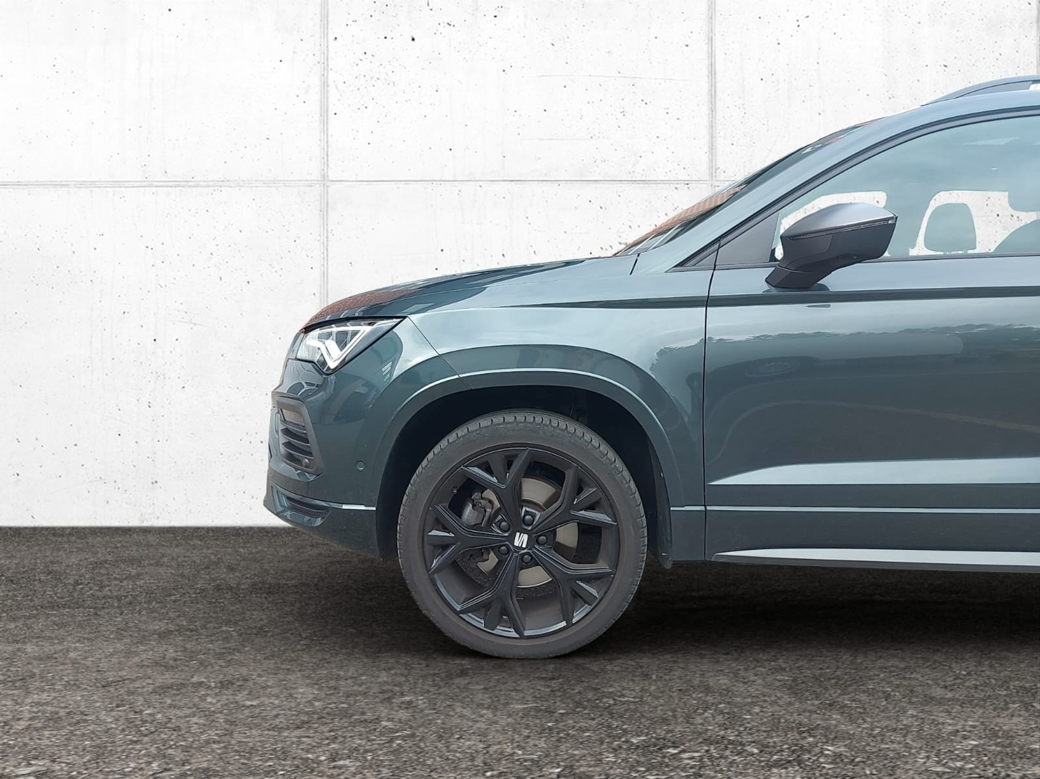 listing desktop thumbnail image 4