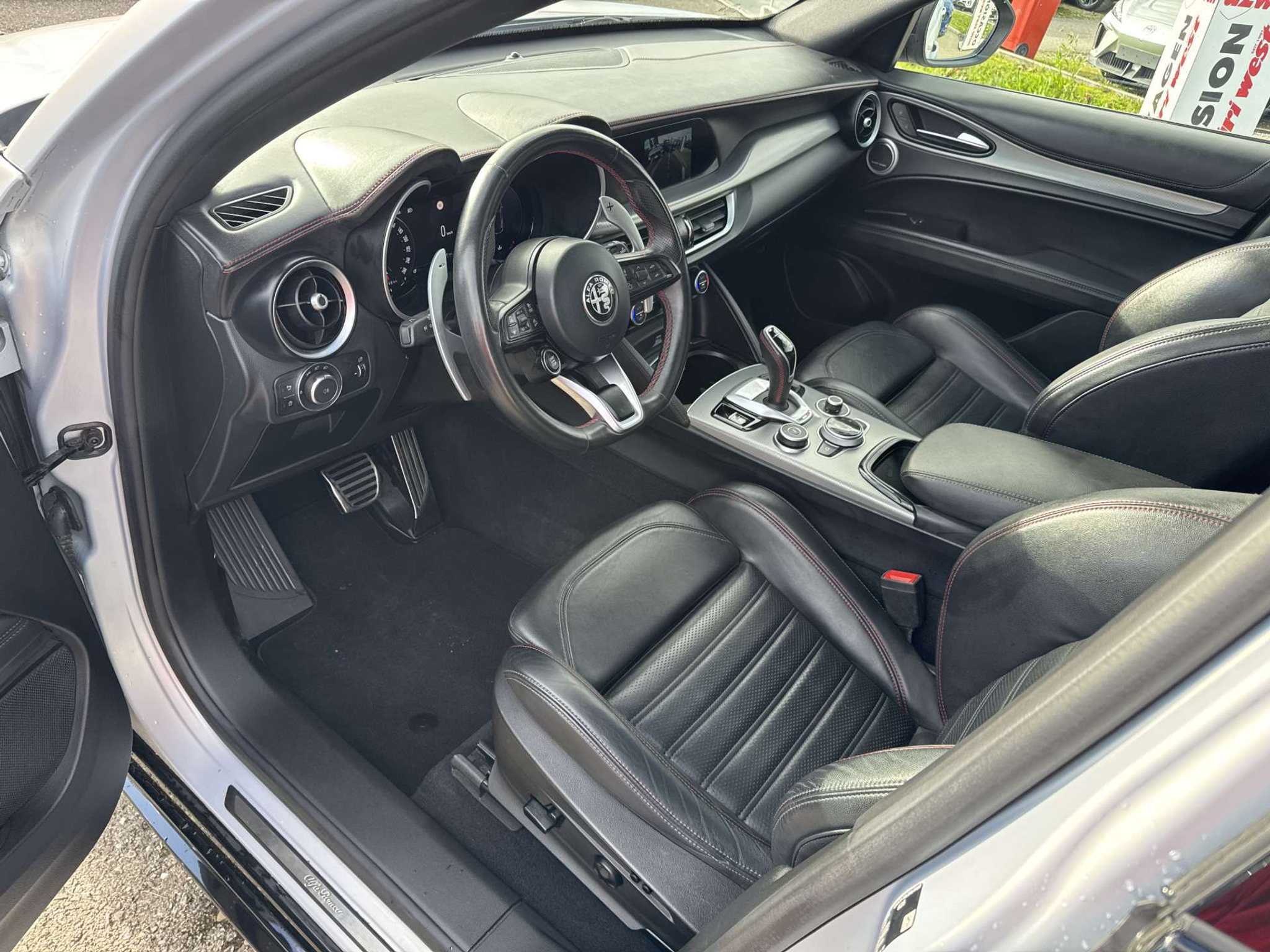 listing desktop thumbnail image 5