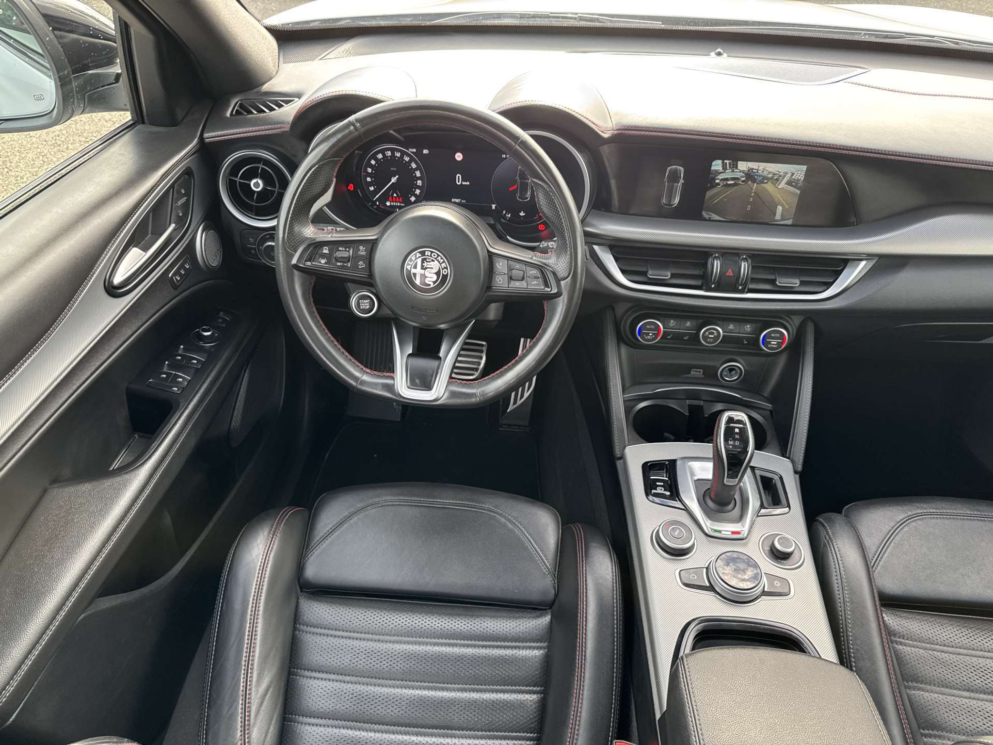 listing desktop thumbnail image 4